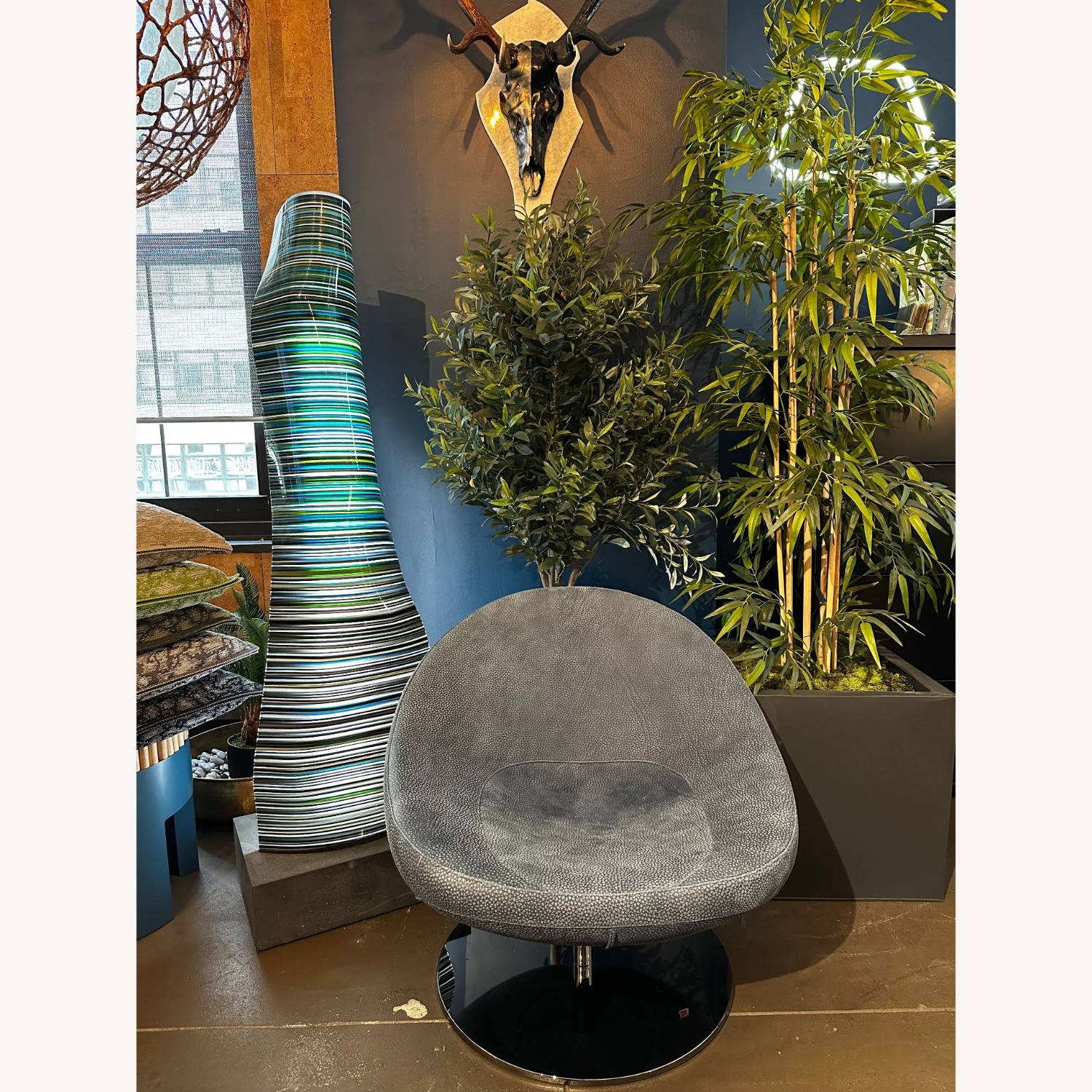 Blue Buffalo Leather Swivel Chair - image-7