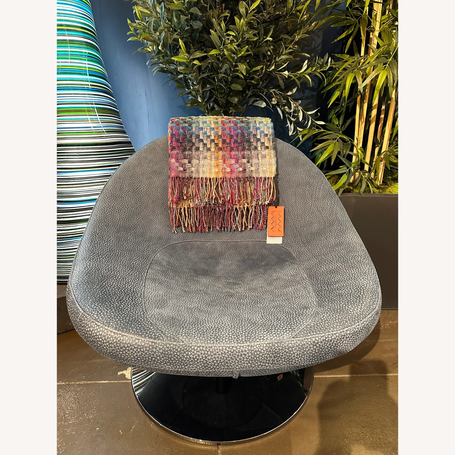 Blue Buffalo Leather Swivel Chair - image-9