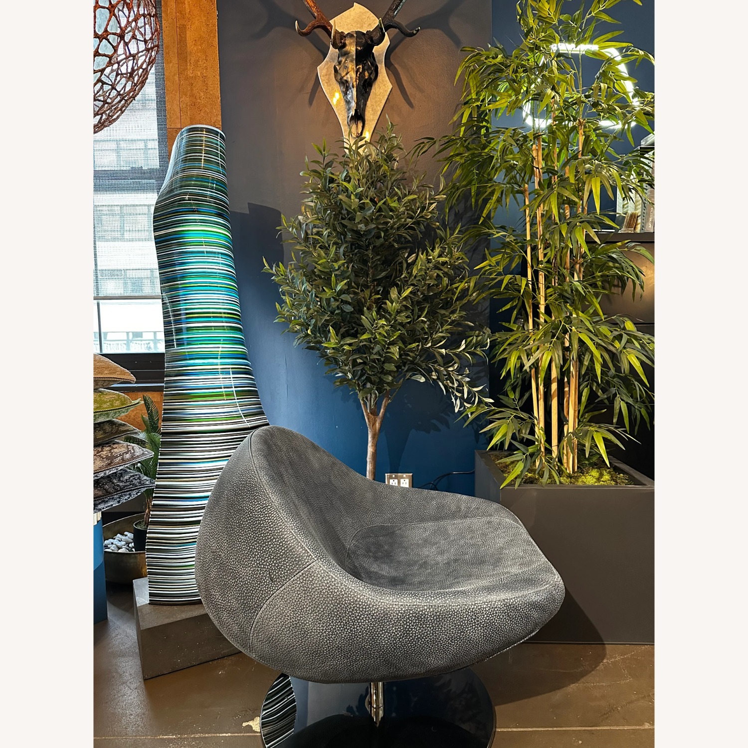 Blue Buffalo Leather Swivel Chair - image-2