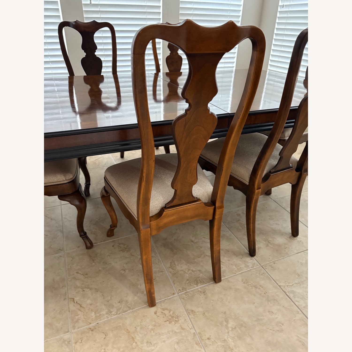 Drexel Heritage Dining Table Set - AptDeco