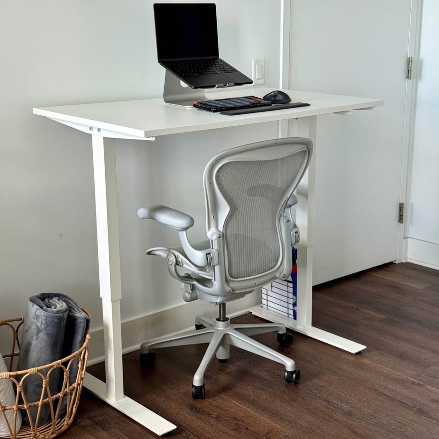 Trotten Stand/Sit Desk - image-2