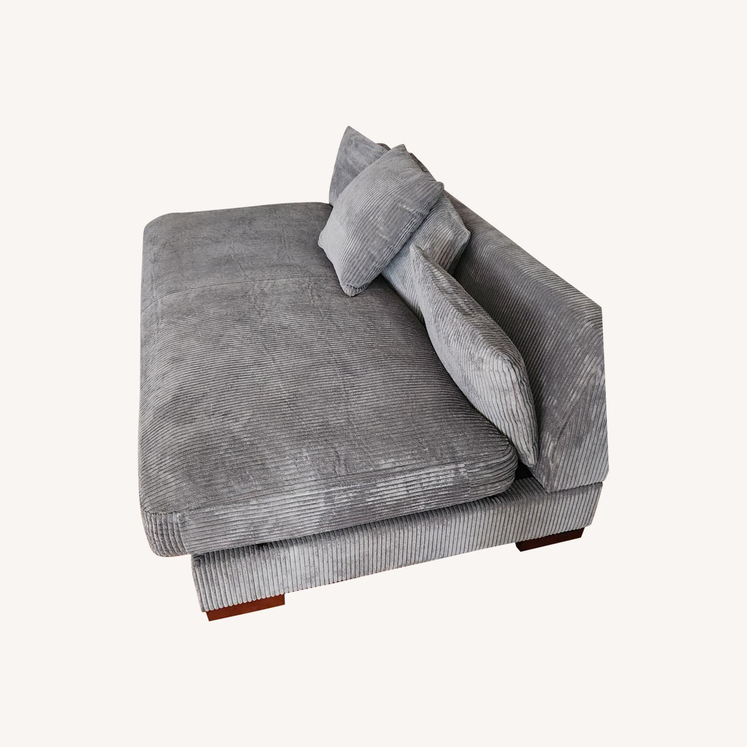 Loveseat - image-0
