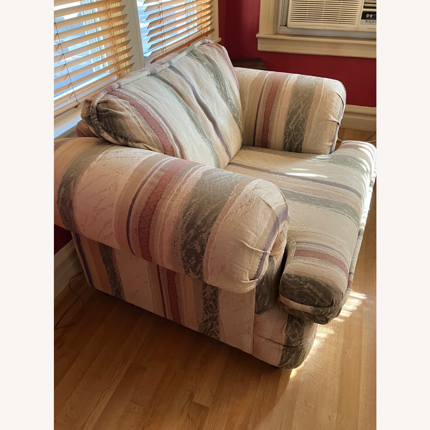 Oversized Living Room Chair - image-8