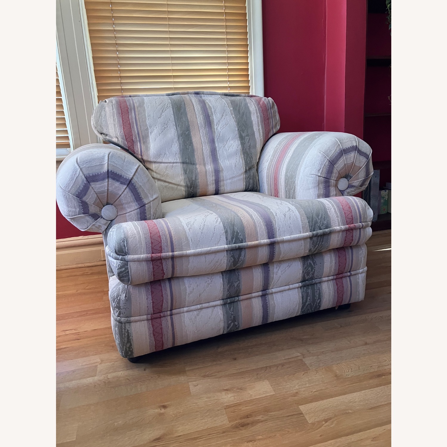 Oversized Living Room Chair - image-7