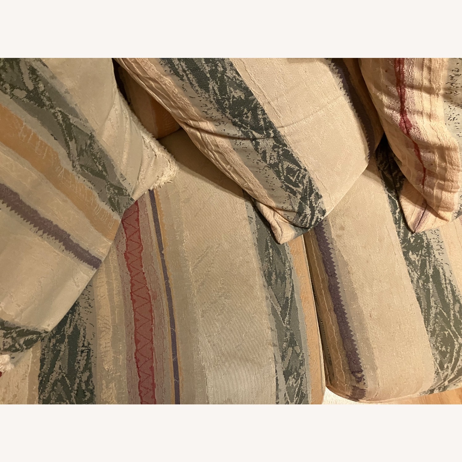 Love seats - image-2