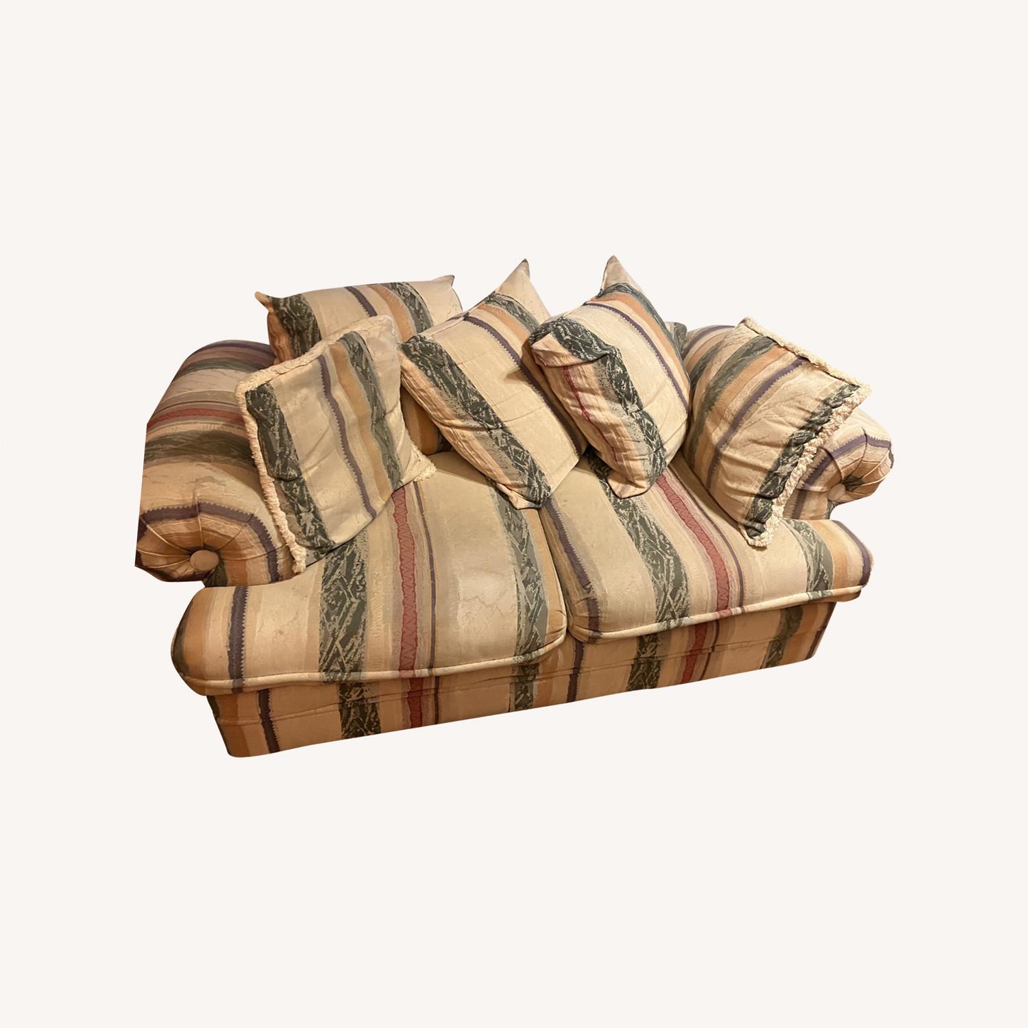 Love seats - image-0