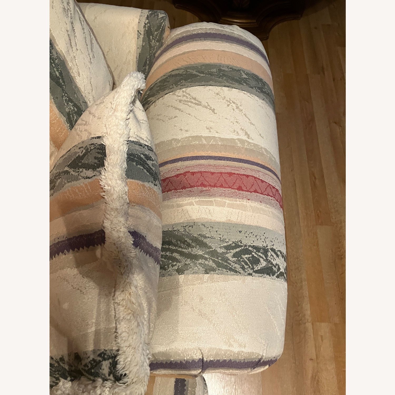 Love seats - image-9