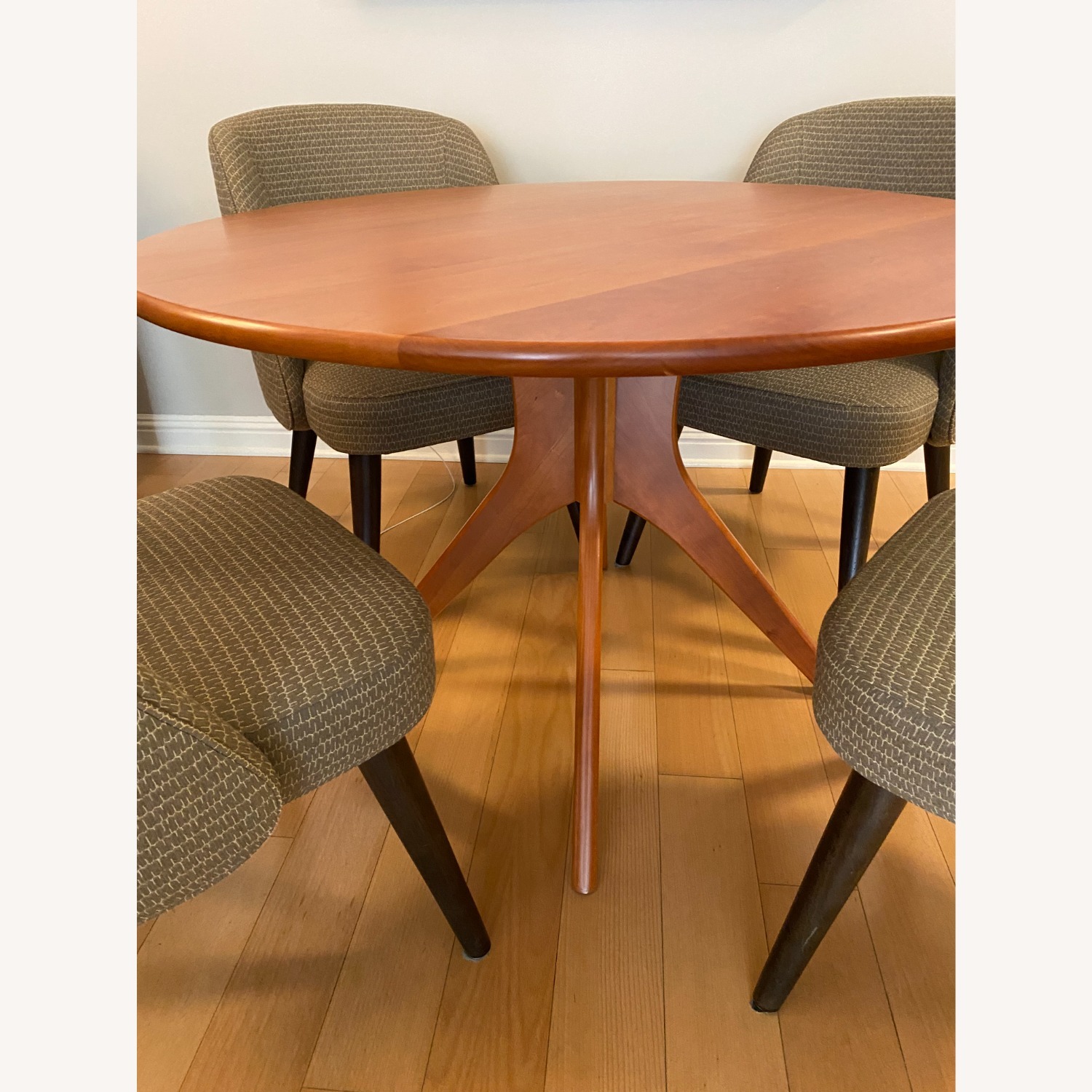 Room & Board Bradshaw 45" Round Dining Table - image-1