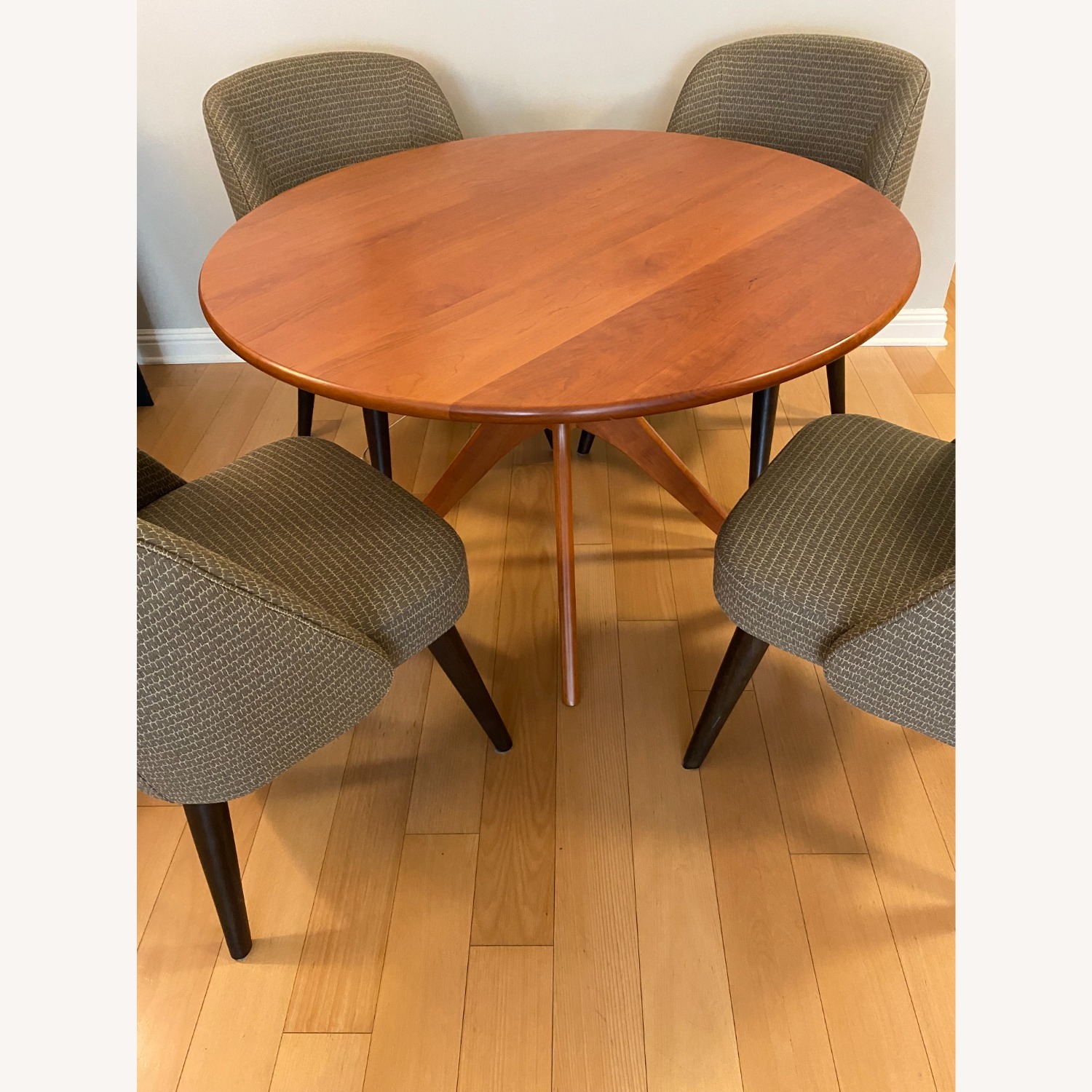 Room & Board Bradshaw 45" Round Dining Table - image-2