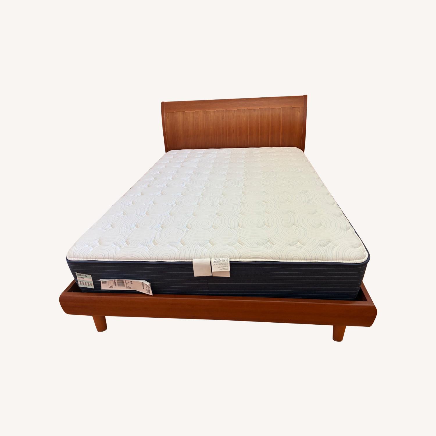 Scandalnavian Italy Queen Bed - image-0