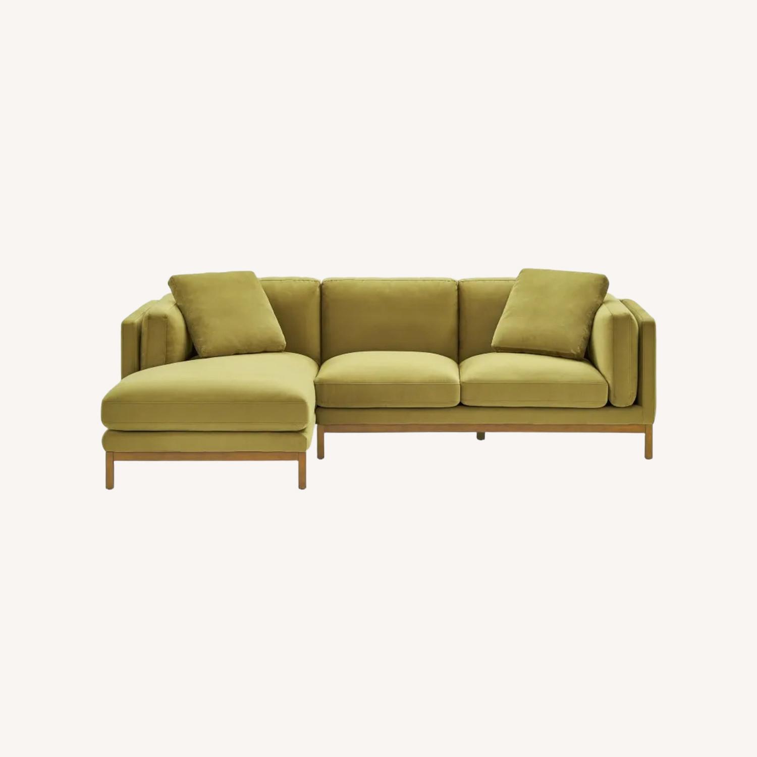Castelry Owen Sectional - image-0