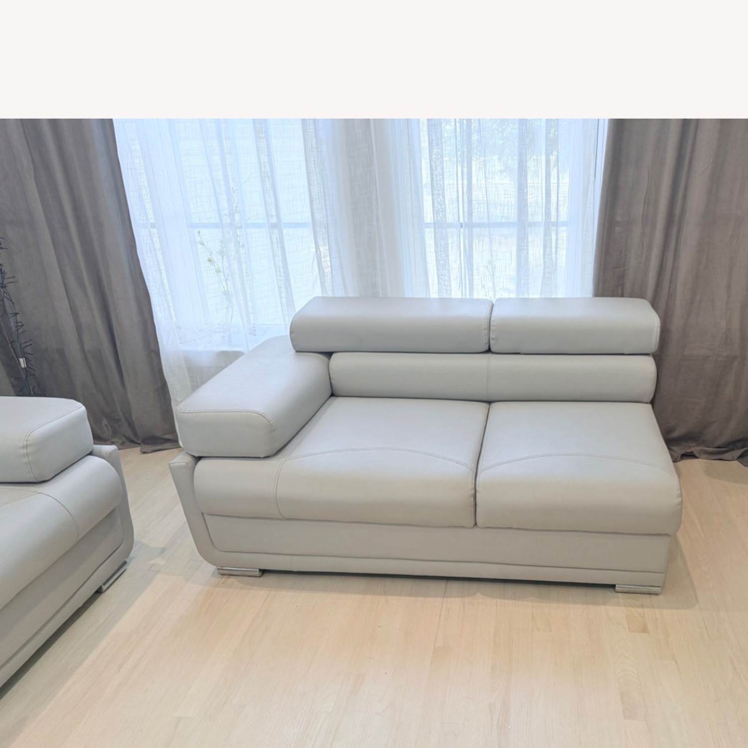 Ashley Furniture Light Gray 3+ Piece Sectional - image-5