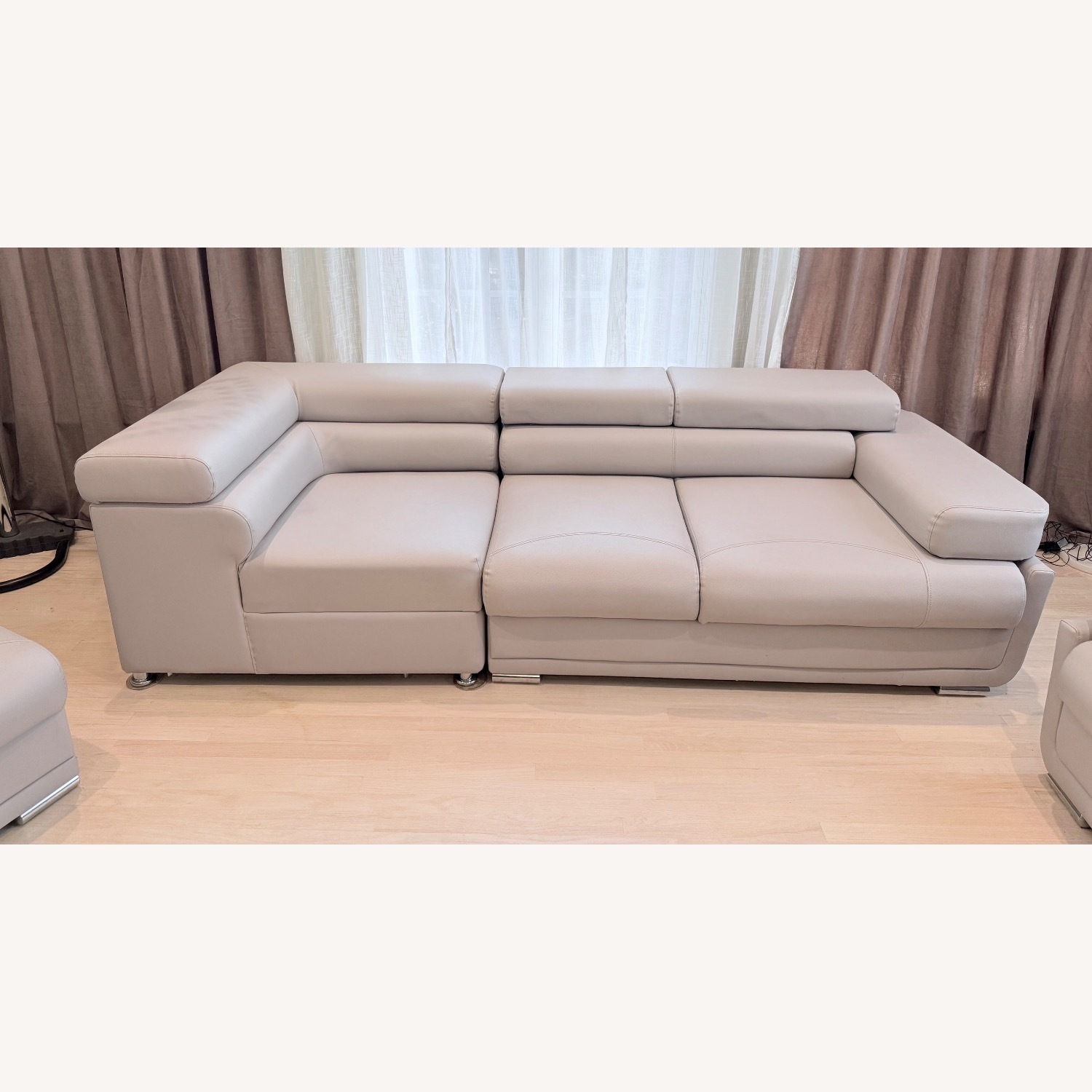 Ashley Furniture Light Gray 3+ Piece Sectional - image-6