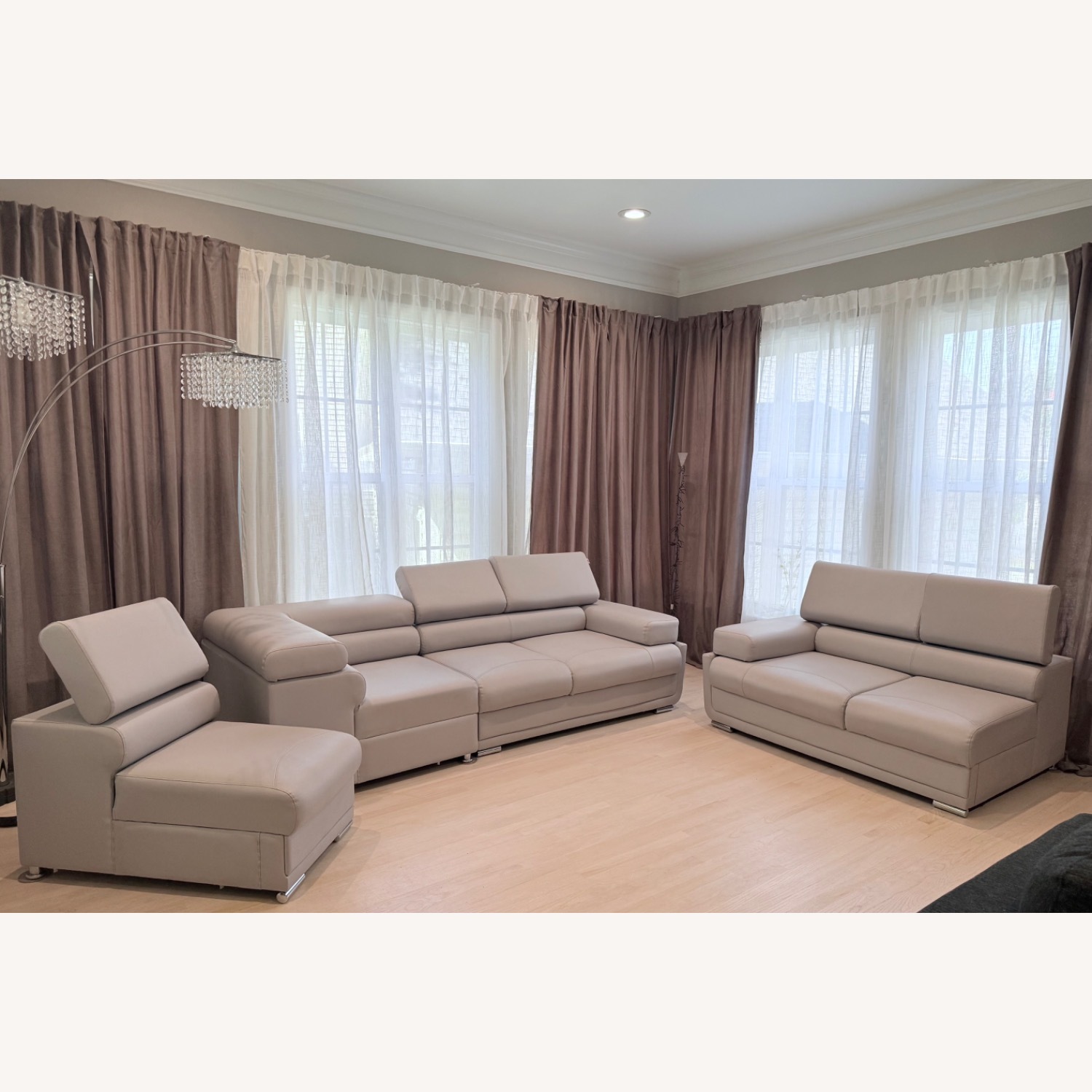 Ashley Furniture Light Gray 3+ Piece Sectional - image-4