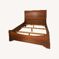 Stickley Queen Size Mahogany Sleigh Bed