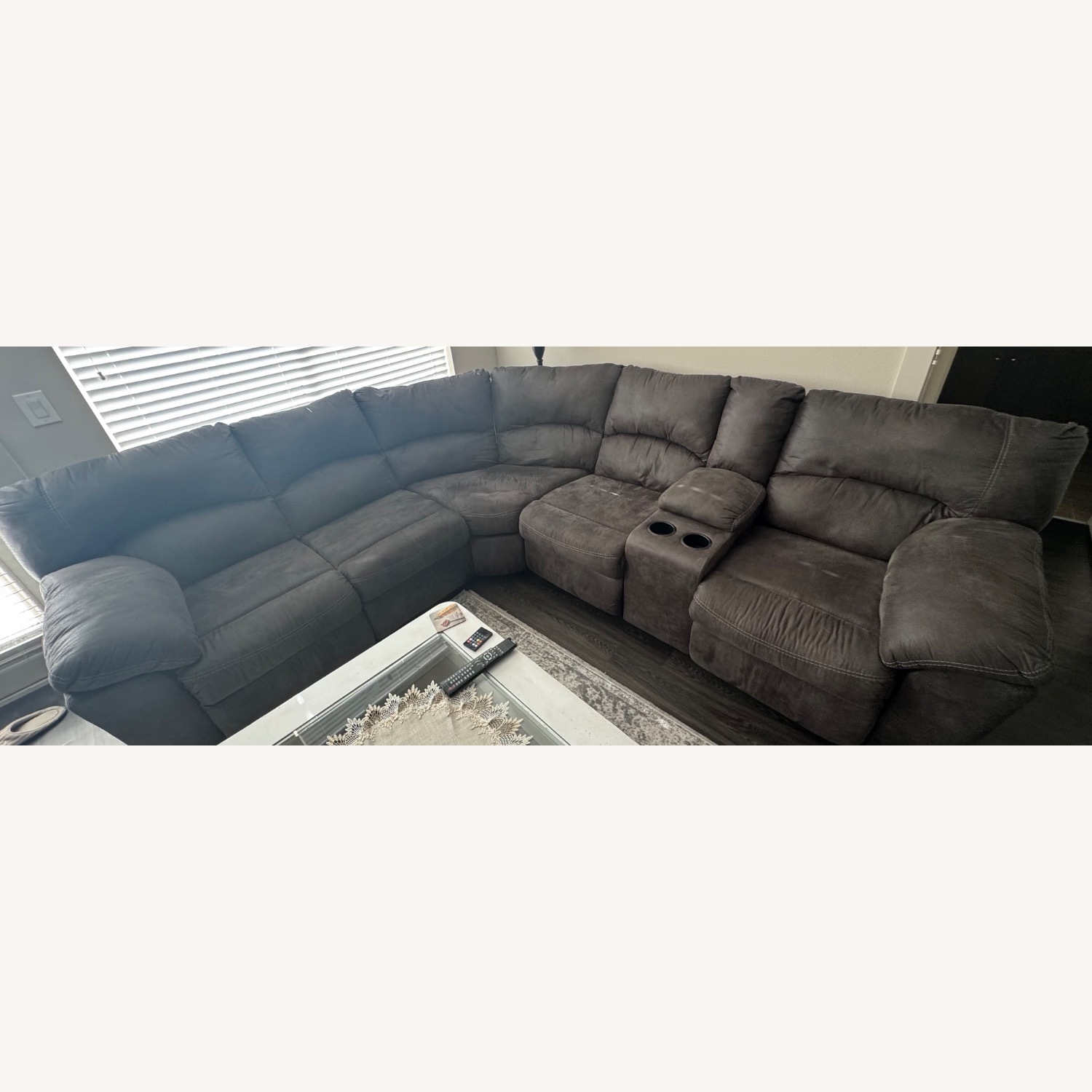 Tambo 2-Piece Sectional - image-3