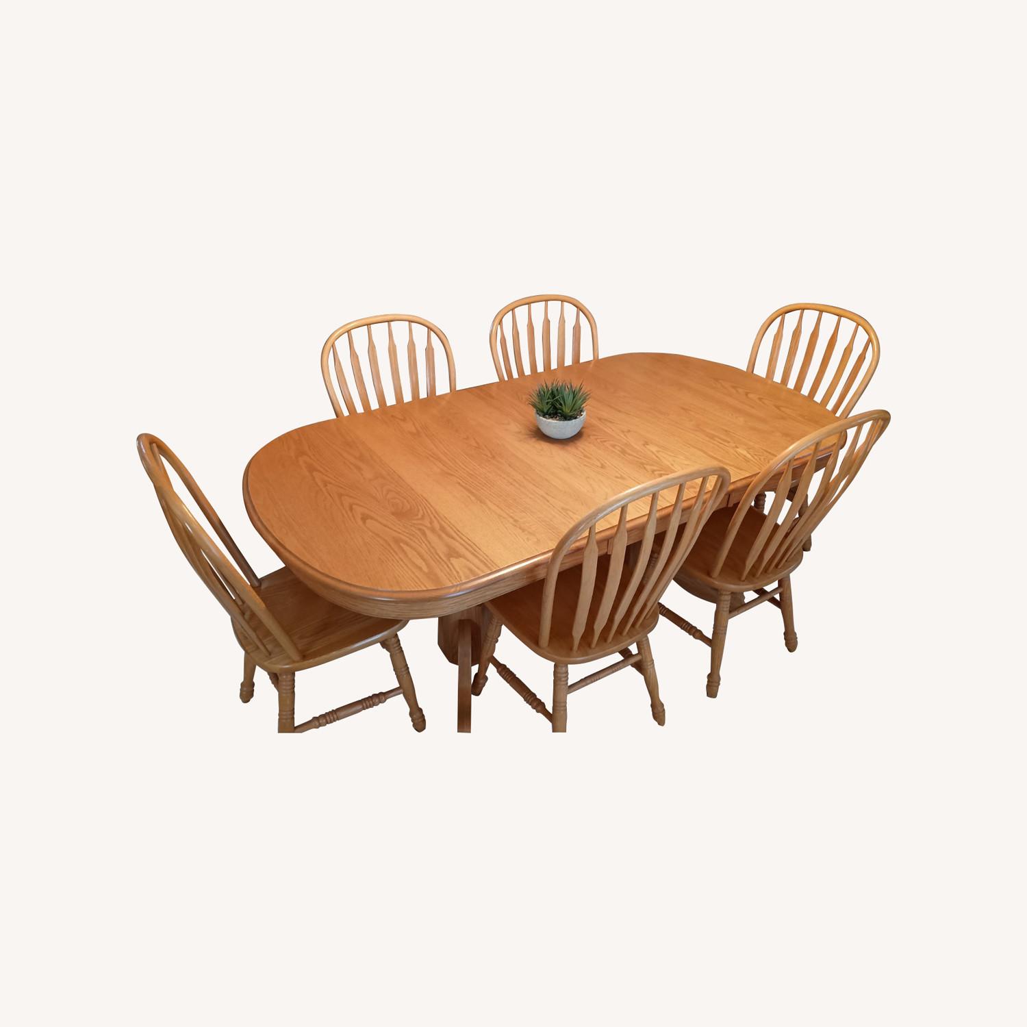 Dining Table with 6 Chairs and 2 Leaves - image-0