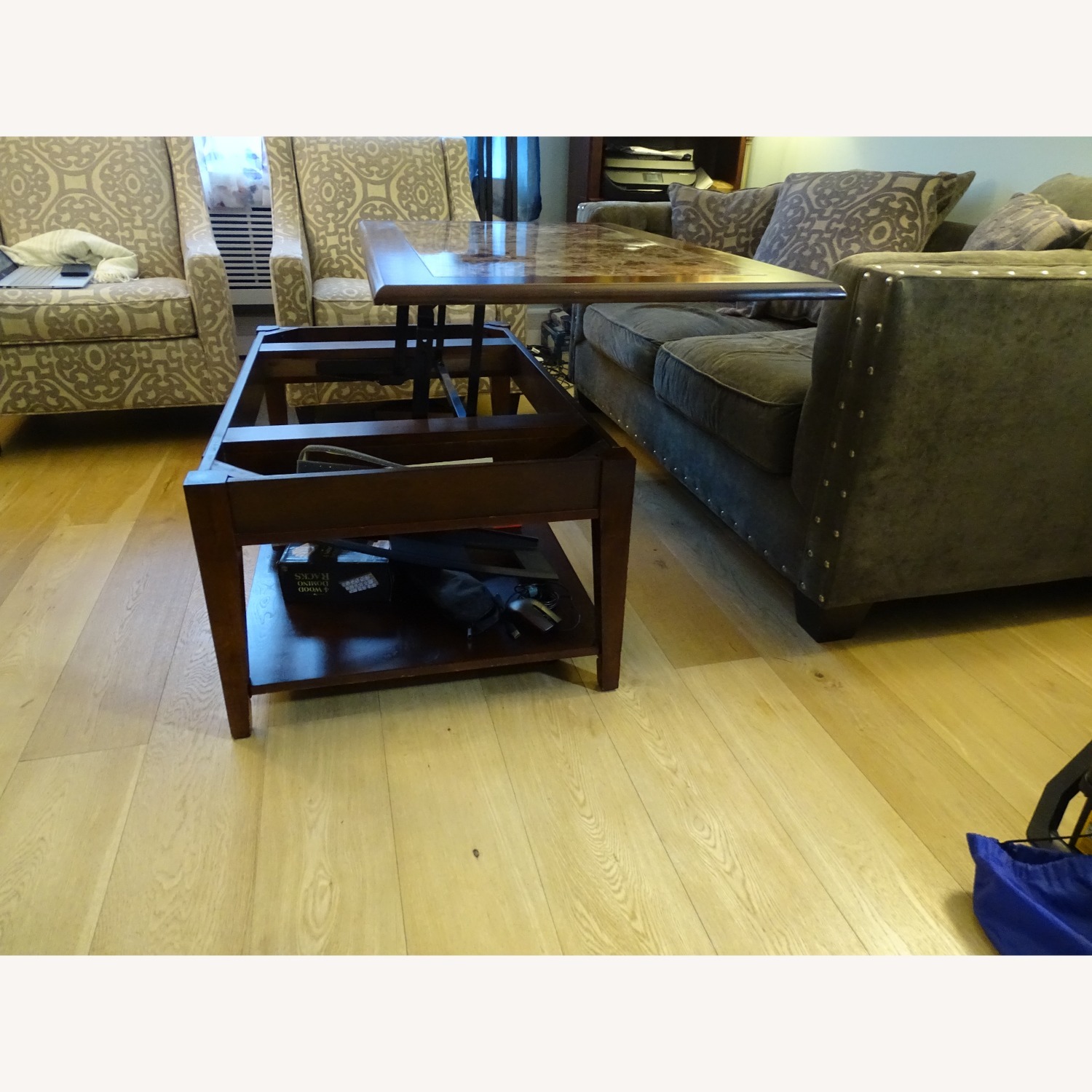 Raymour & Flanigan Lift-top Coffee Table - image-6