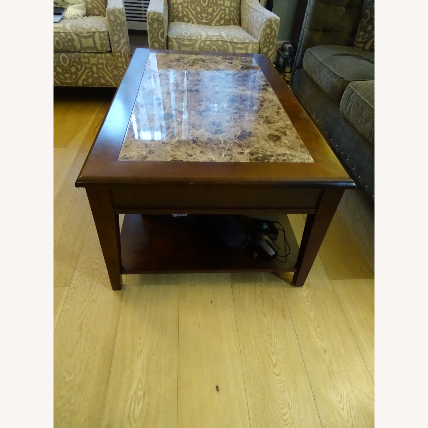 Raymour & Flanigan Lift-top Coffee Table - image-5
