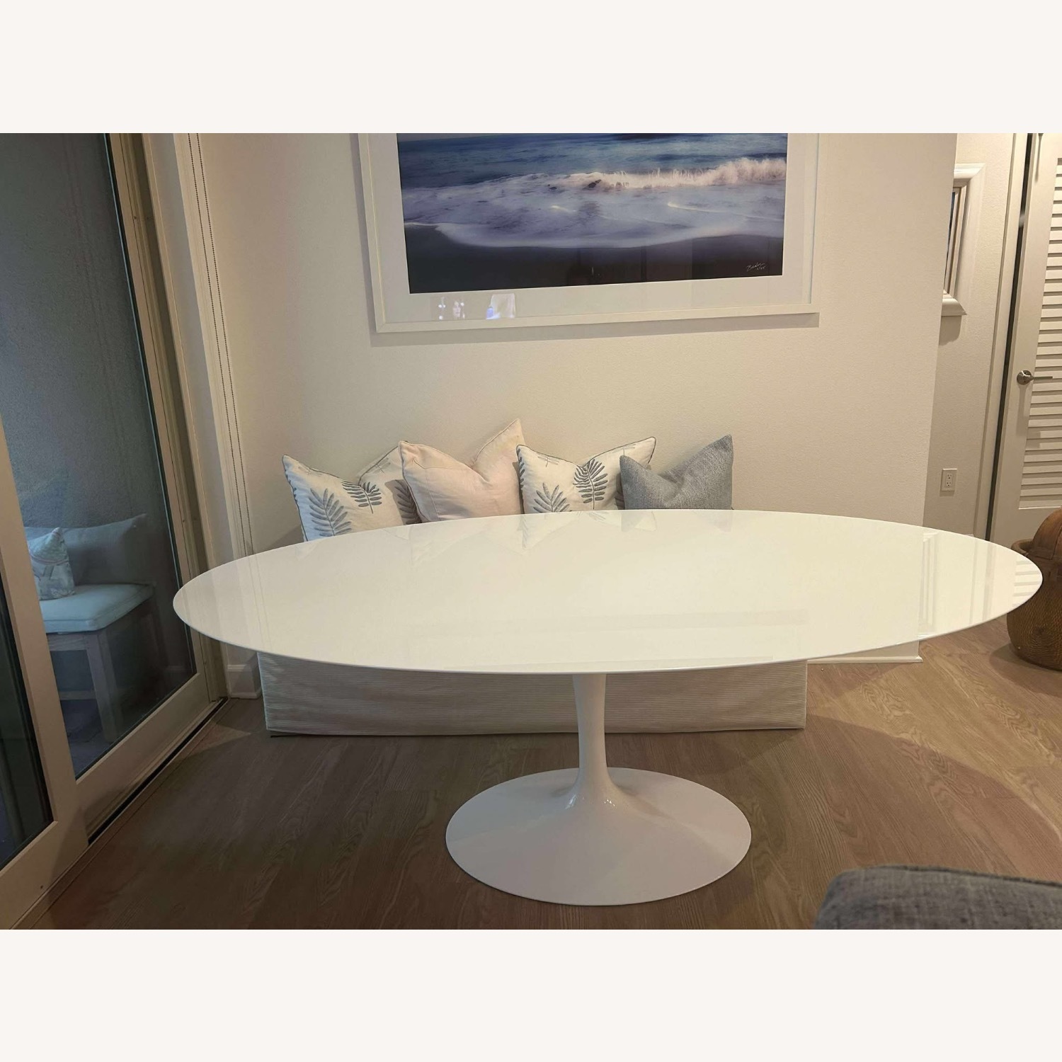 Knoll Saarinen White Quartz Table - image-1