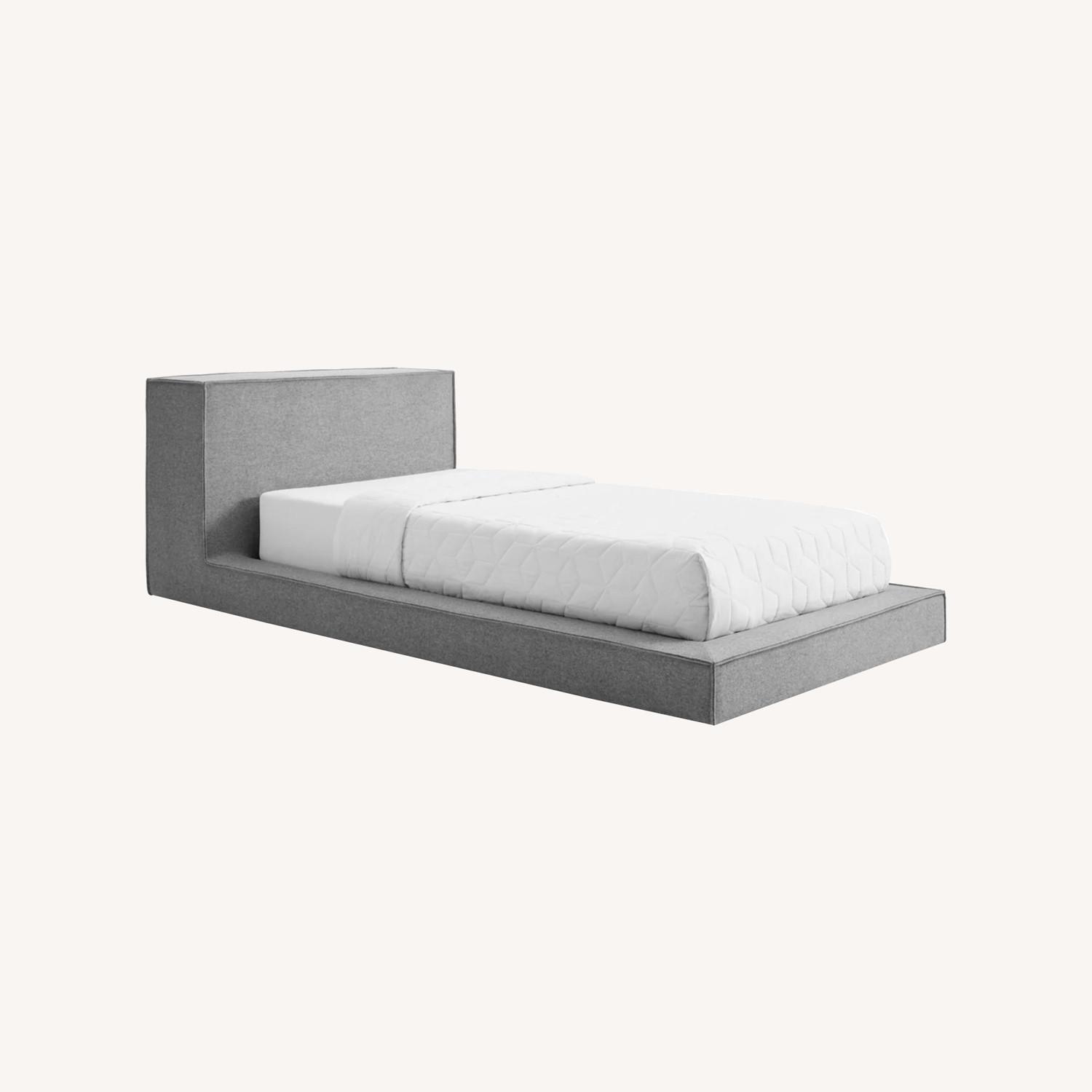 Blue Dot Dodu Bed Queen Size - image-0