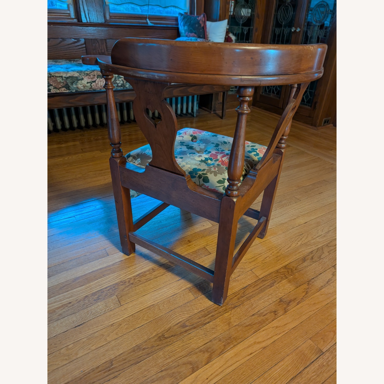 Antique Queen Ann Corner Chair - image-3