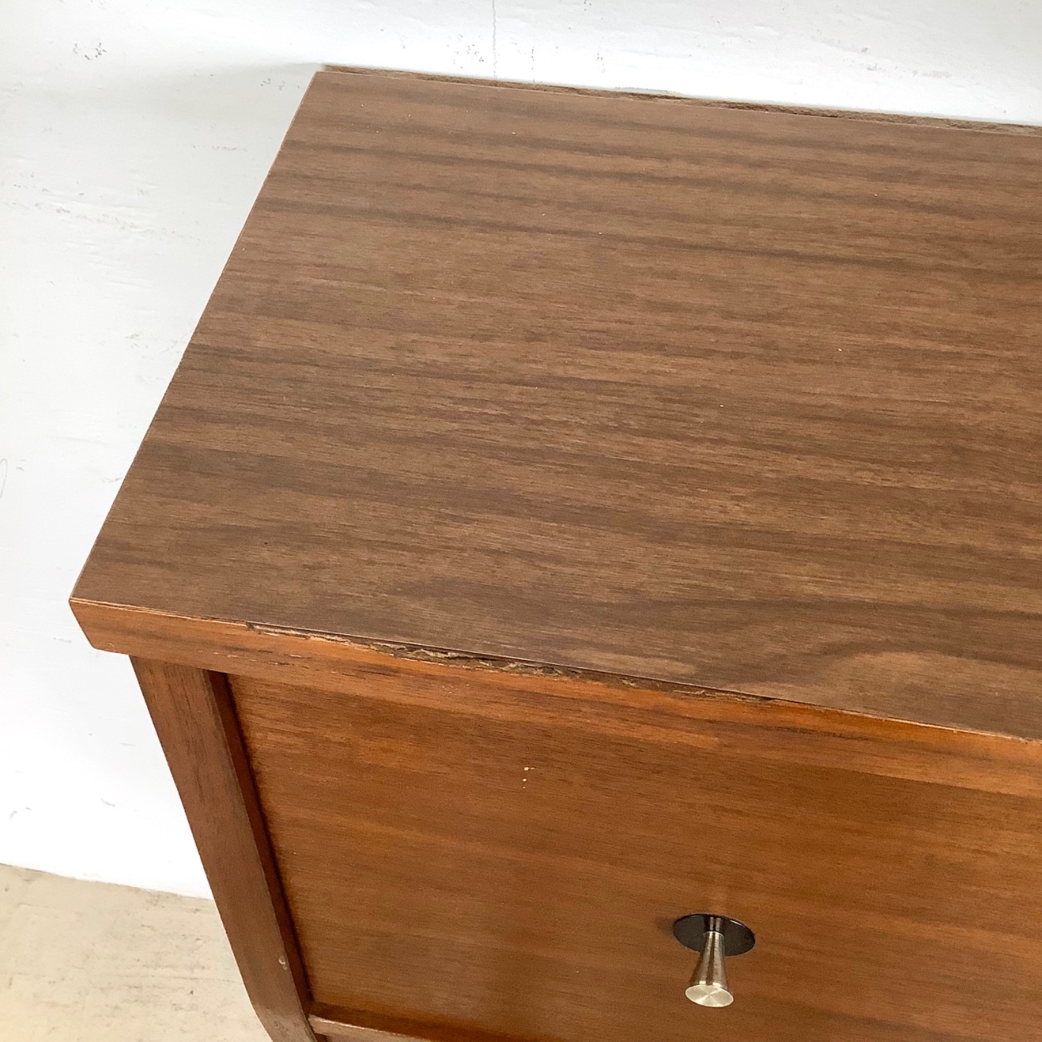 Mid-Century Twin Bedframe With Storage Headboard - image-10