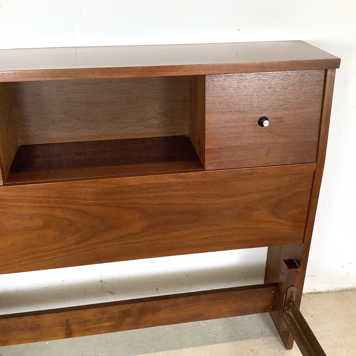 Mid-Century Twin Bedframe With Storage Headboard - image-12