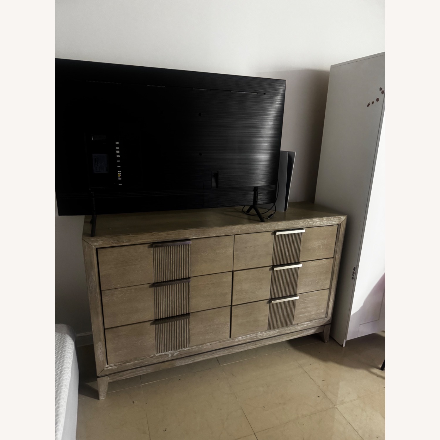 Rooms To Go Gray Wood Dresser Home Decor - image-1