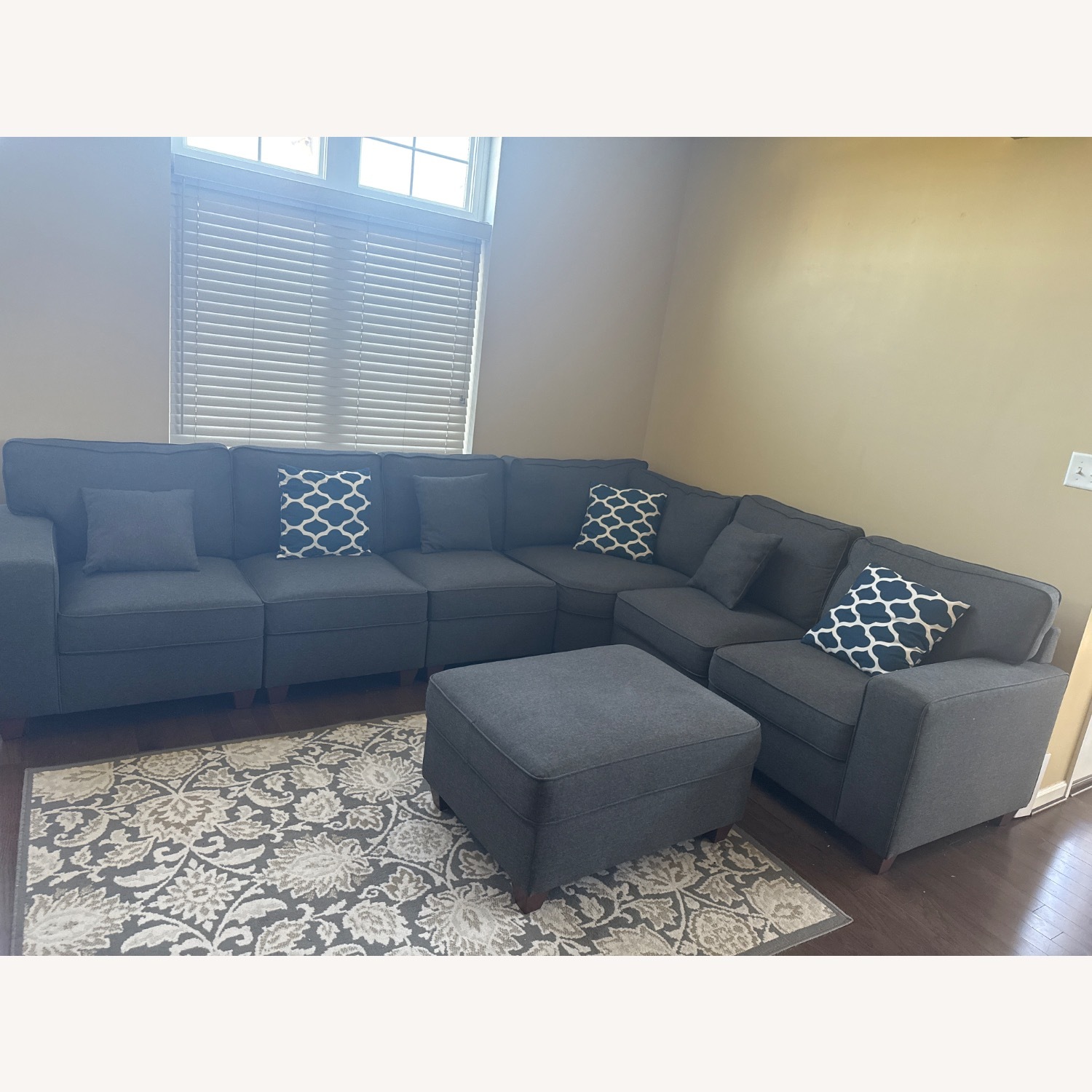 Forbestown 7-piece Sectional Sofa - image-2