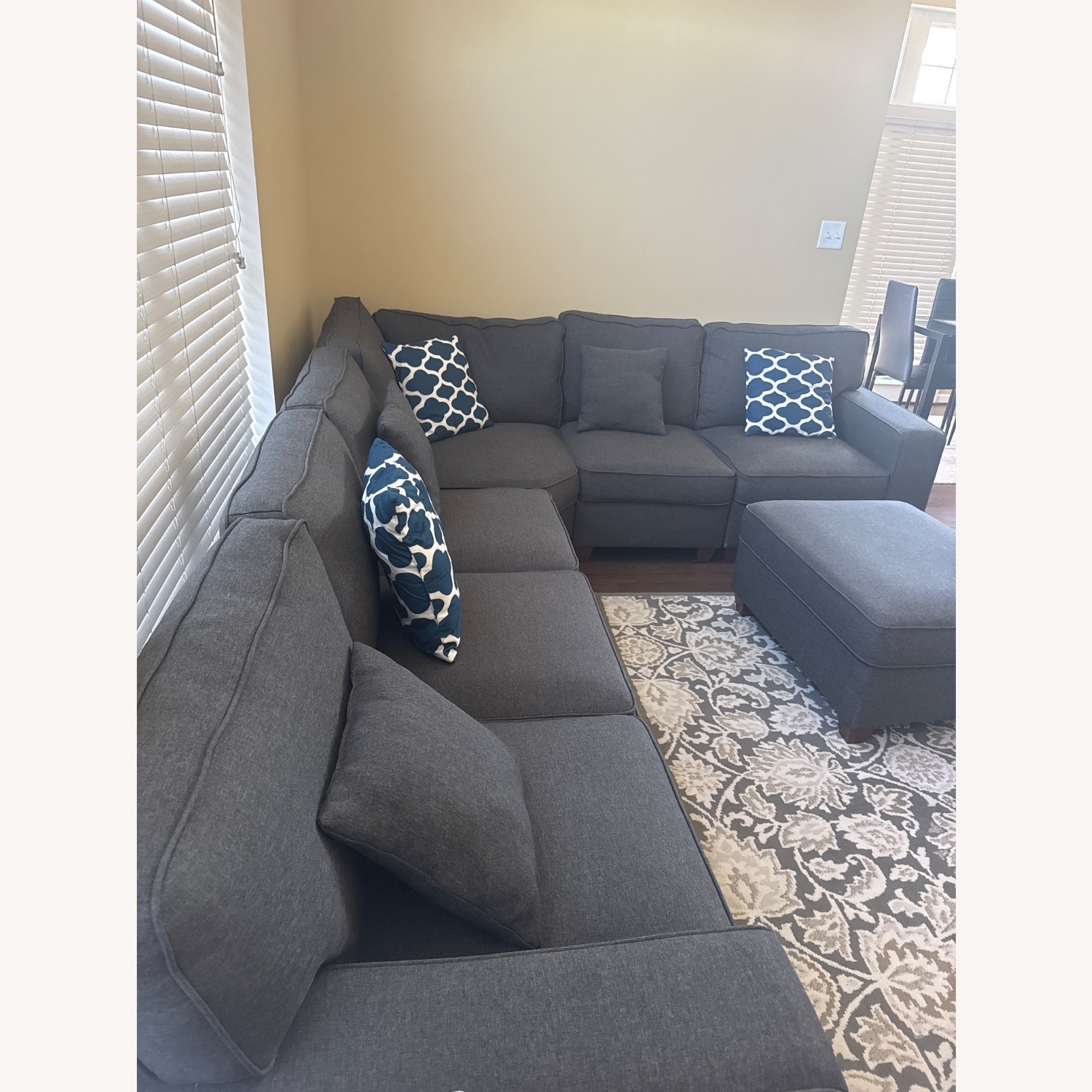 Forbestown 7-piece Sectional Sofa - image-3