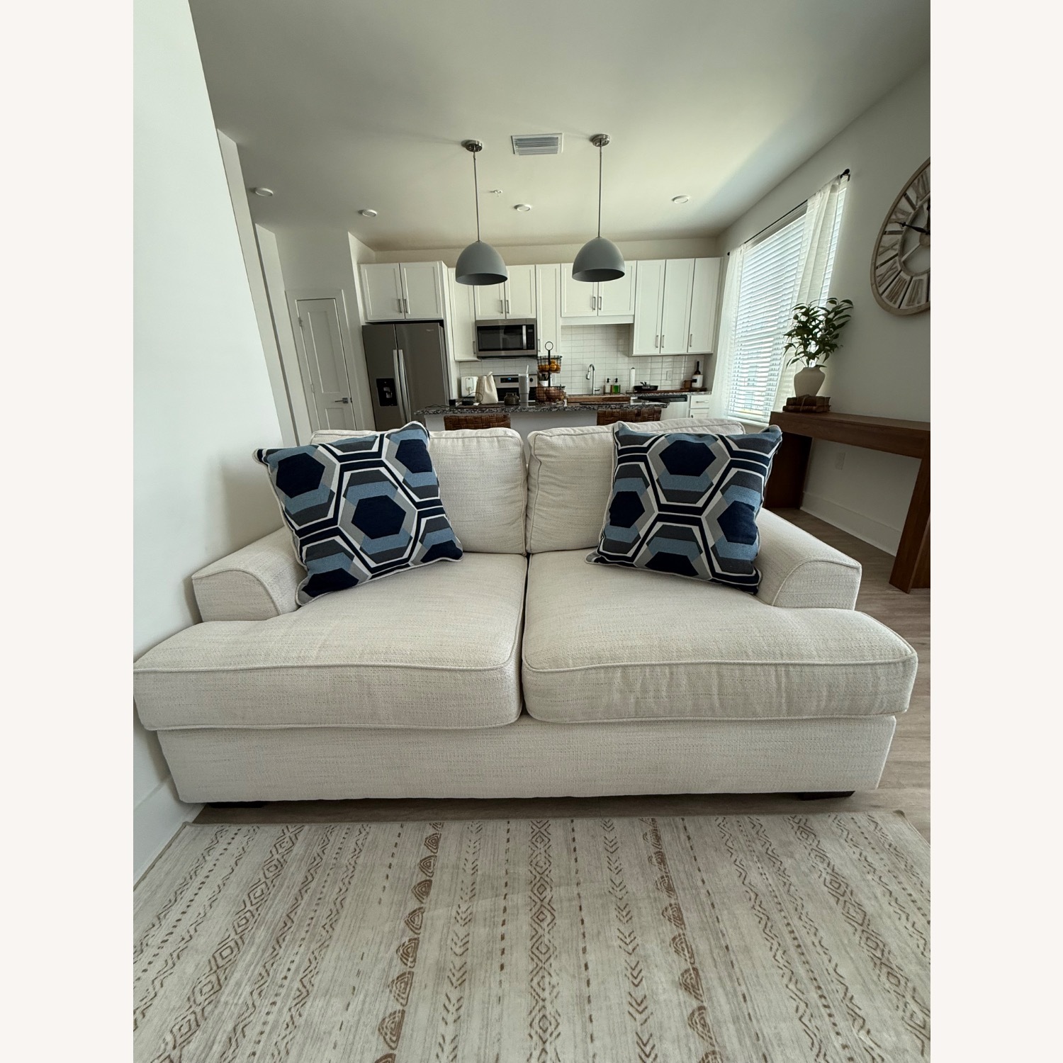 Rooms To Go Hutchinson Loveseat Sofa - image-2