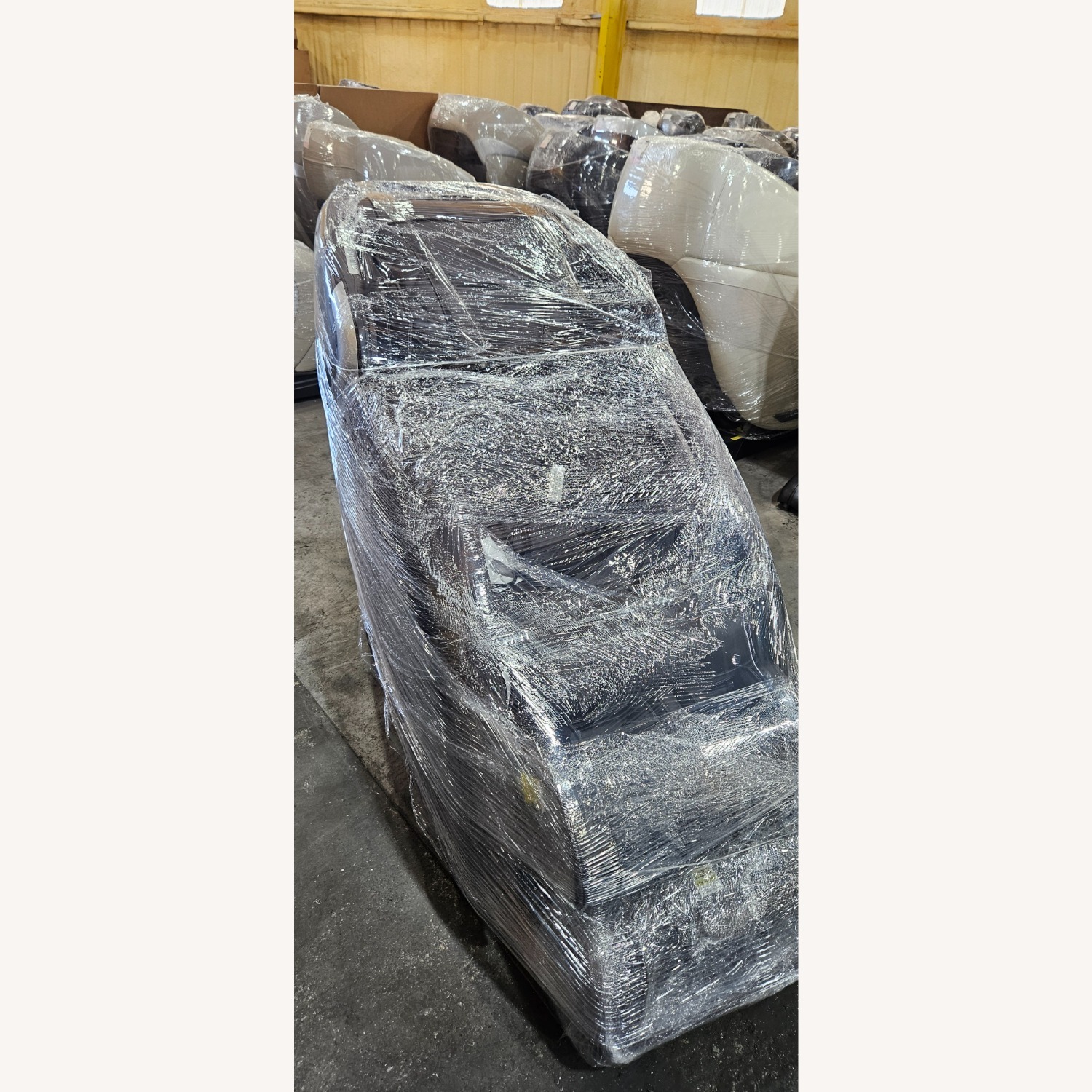 Osaki 4000XT Certified Massage Chair - image-4