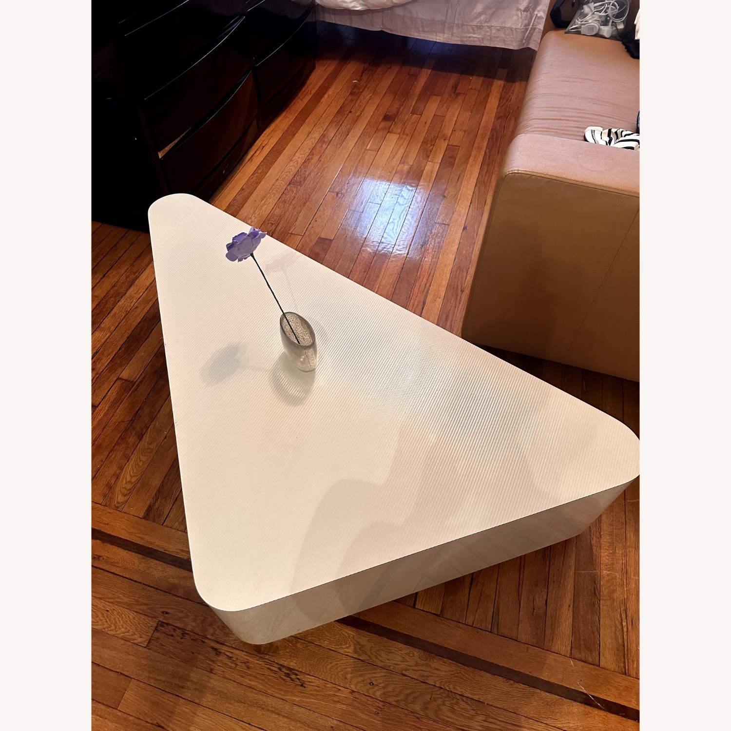 White Triangle Table with Mirrored Base - image-0
