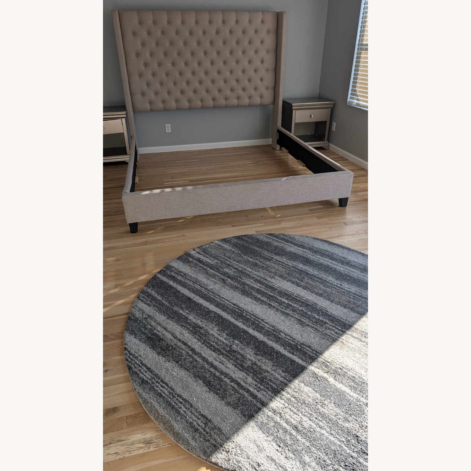 HIllside Furniture King Bed - image-2