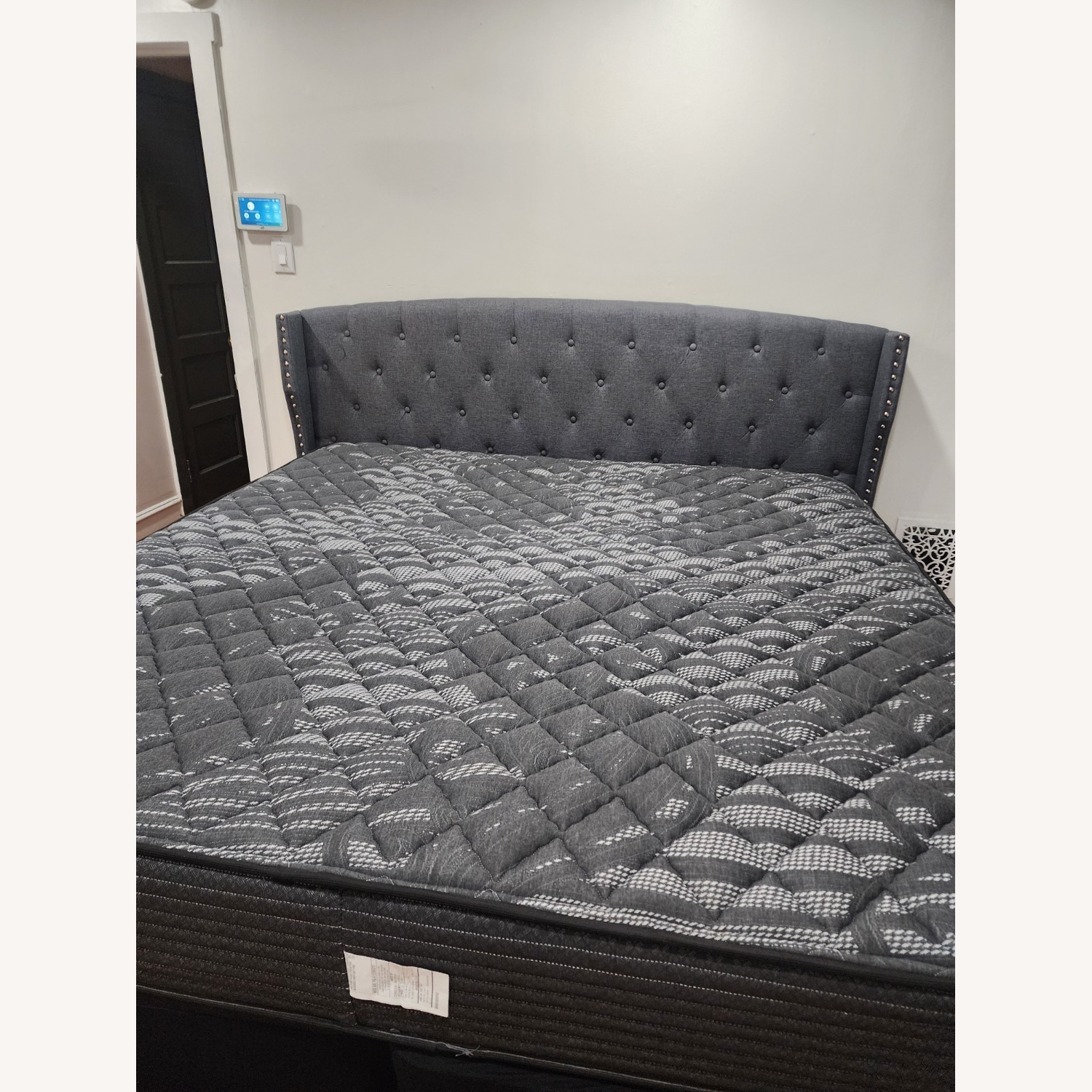 Baylor King Bed - image-1