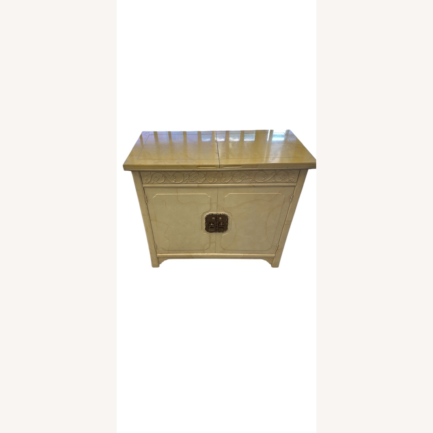 Henredon Vintage Credenza with Bar Cabinet - image-9