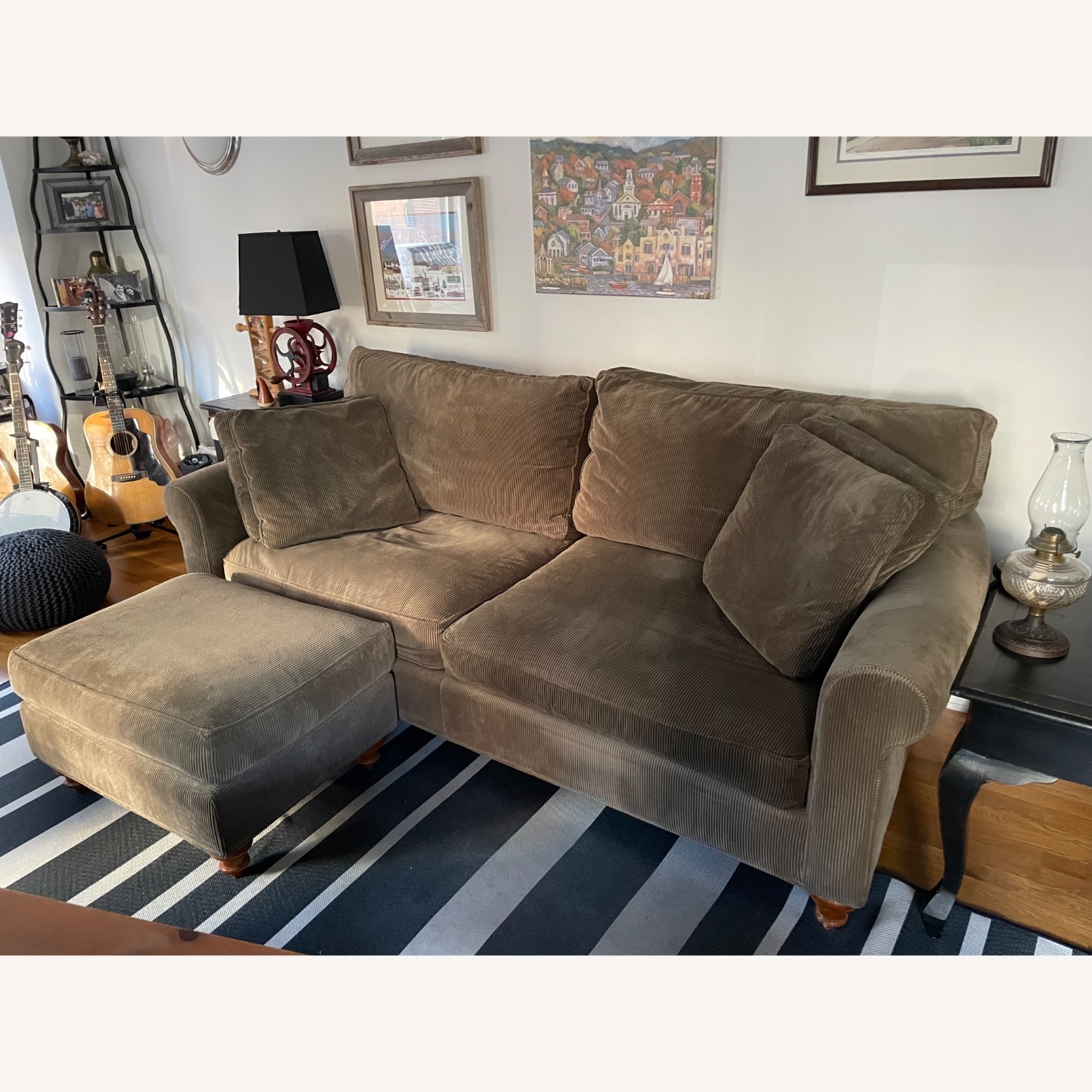 Super-comfy Lillian August sofa, great condition - AptDeco display picture 3