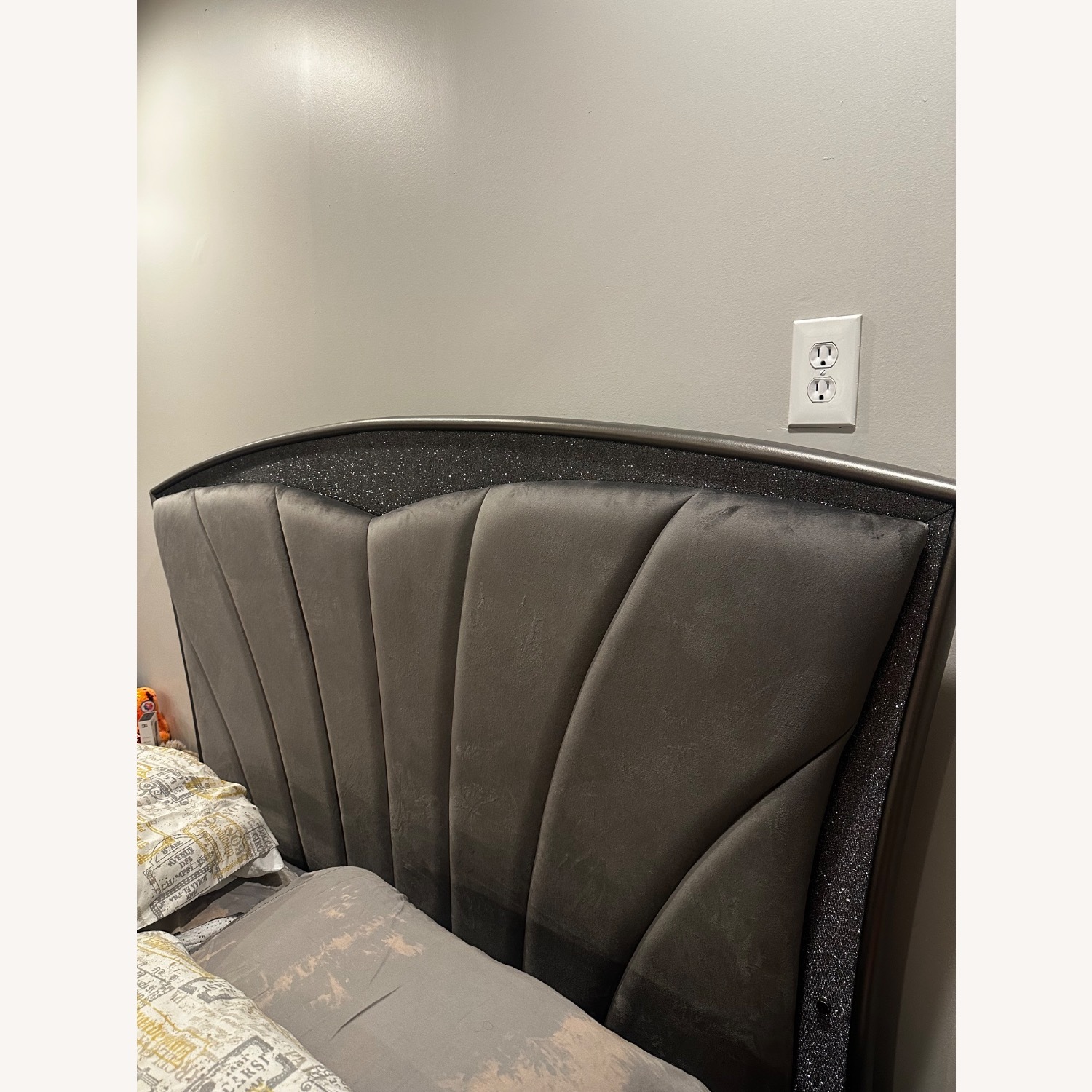 LED Light Gray Queen Size Bed Frame - image-6