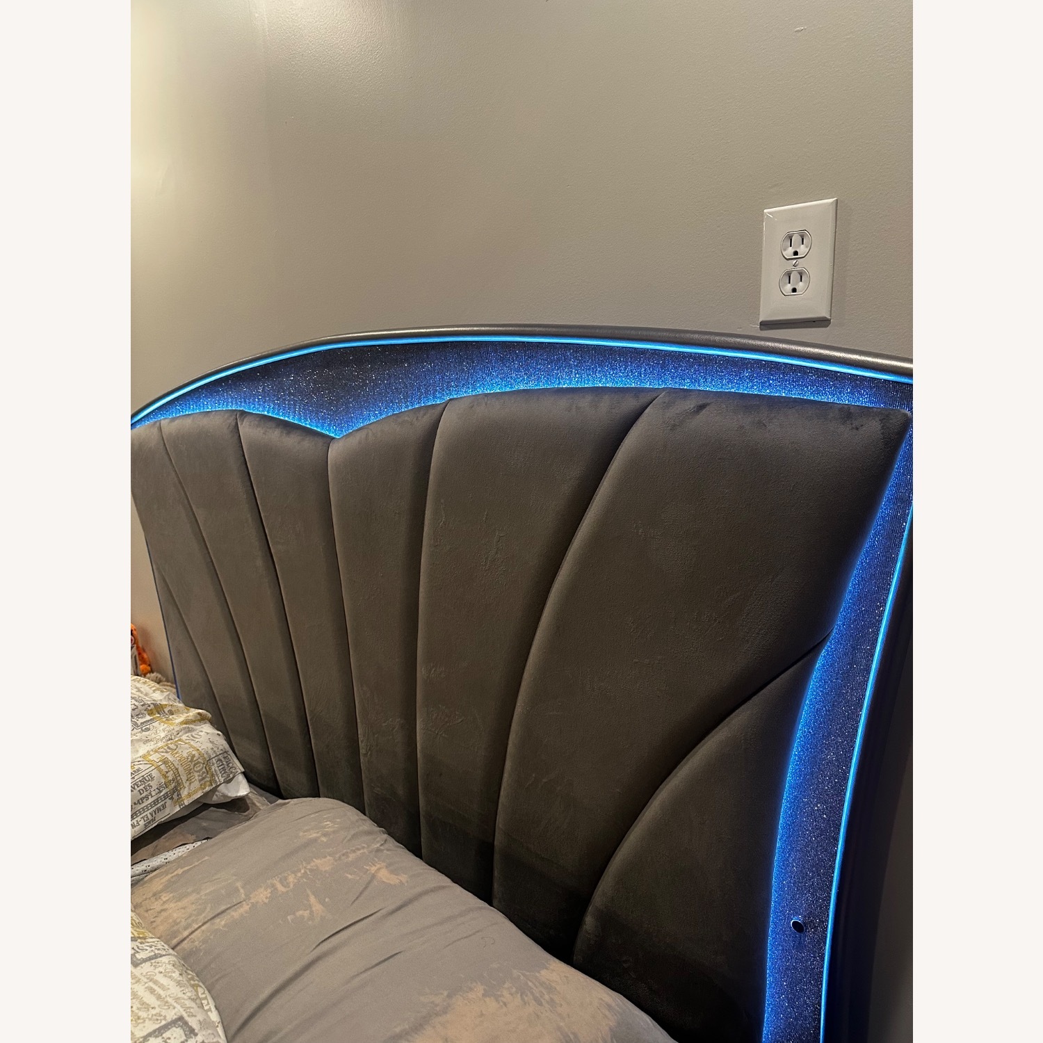 LED Light Gray Queen Size Bed Frame - image-5