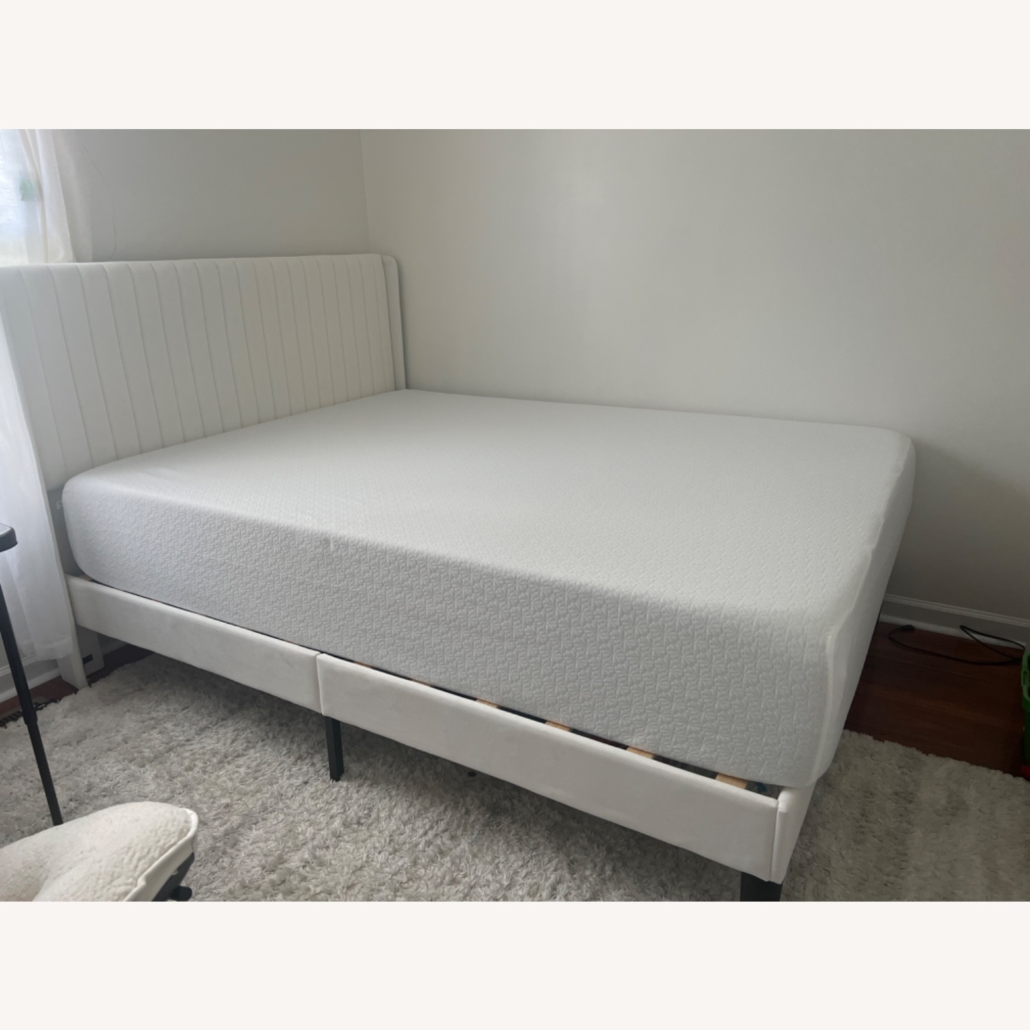 Allewie Queen Size Velvet Bed - image-2