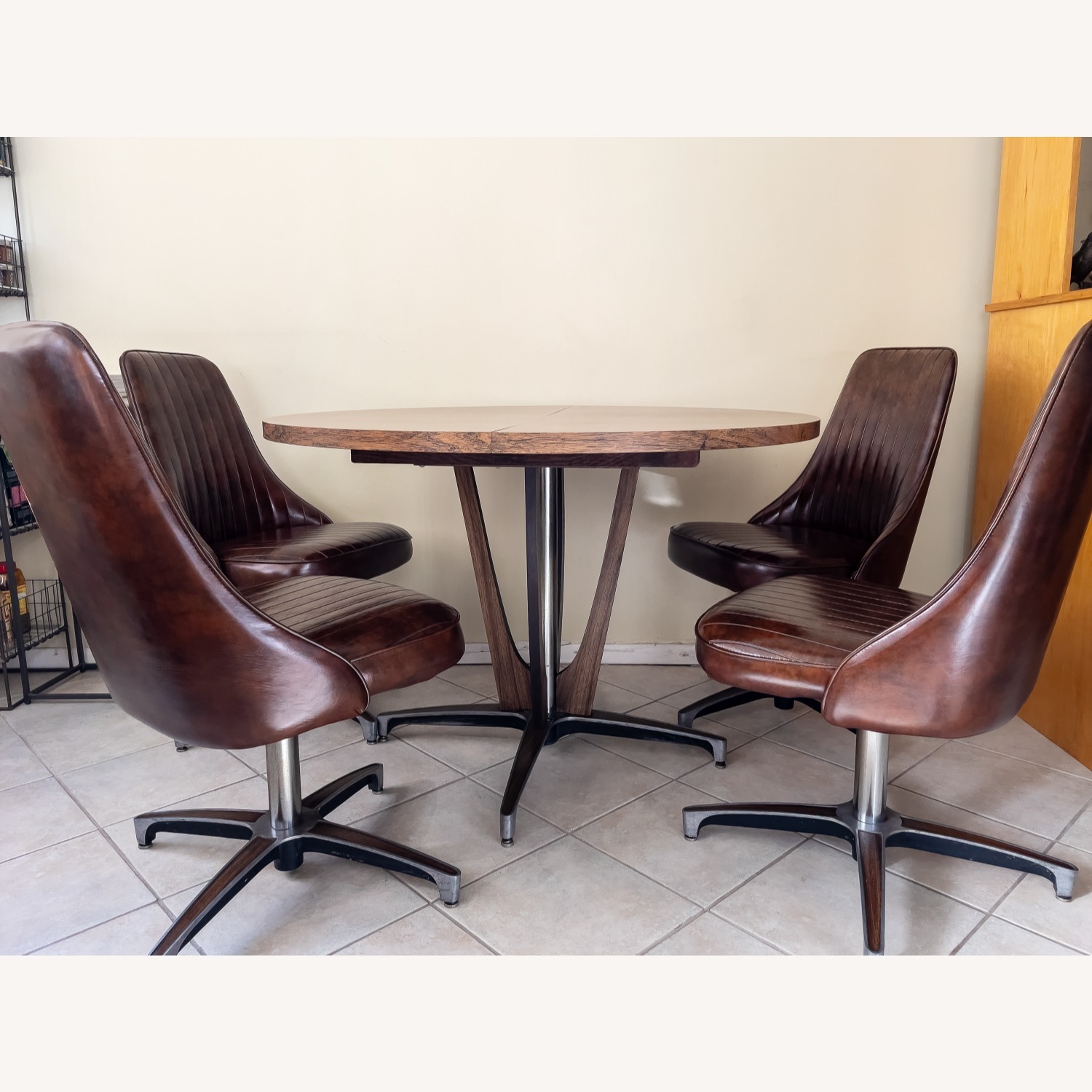 1975 Chromcraft Dinette Set - image-1