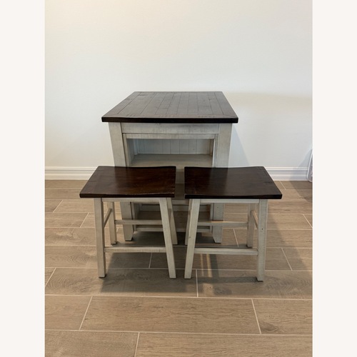 Used Counter Height Table & Stools for sale on AptDeco