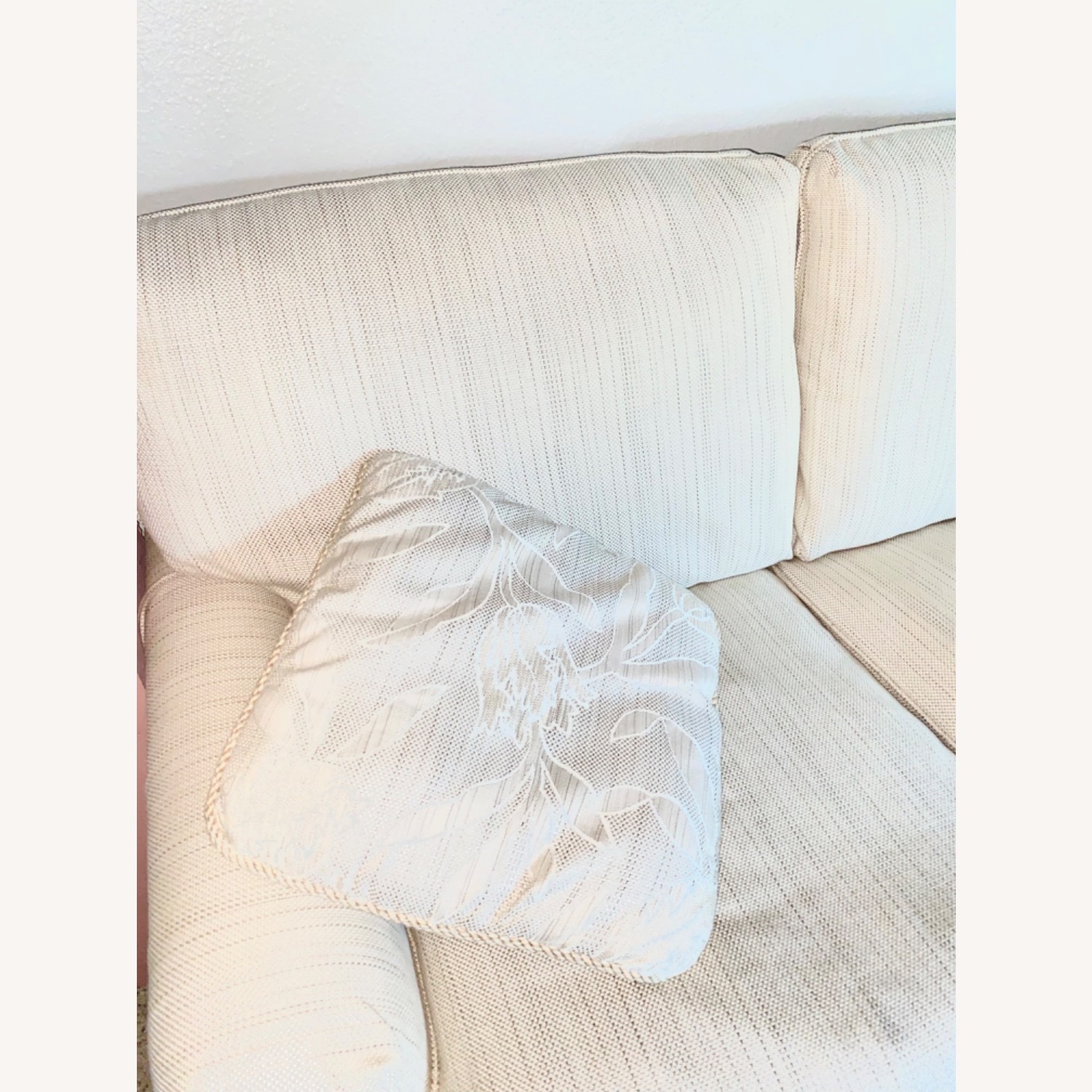 Henredon Custom Folio Crème Sofa – 1986 Vintage - image-5