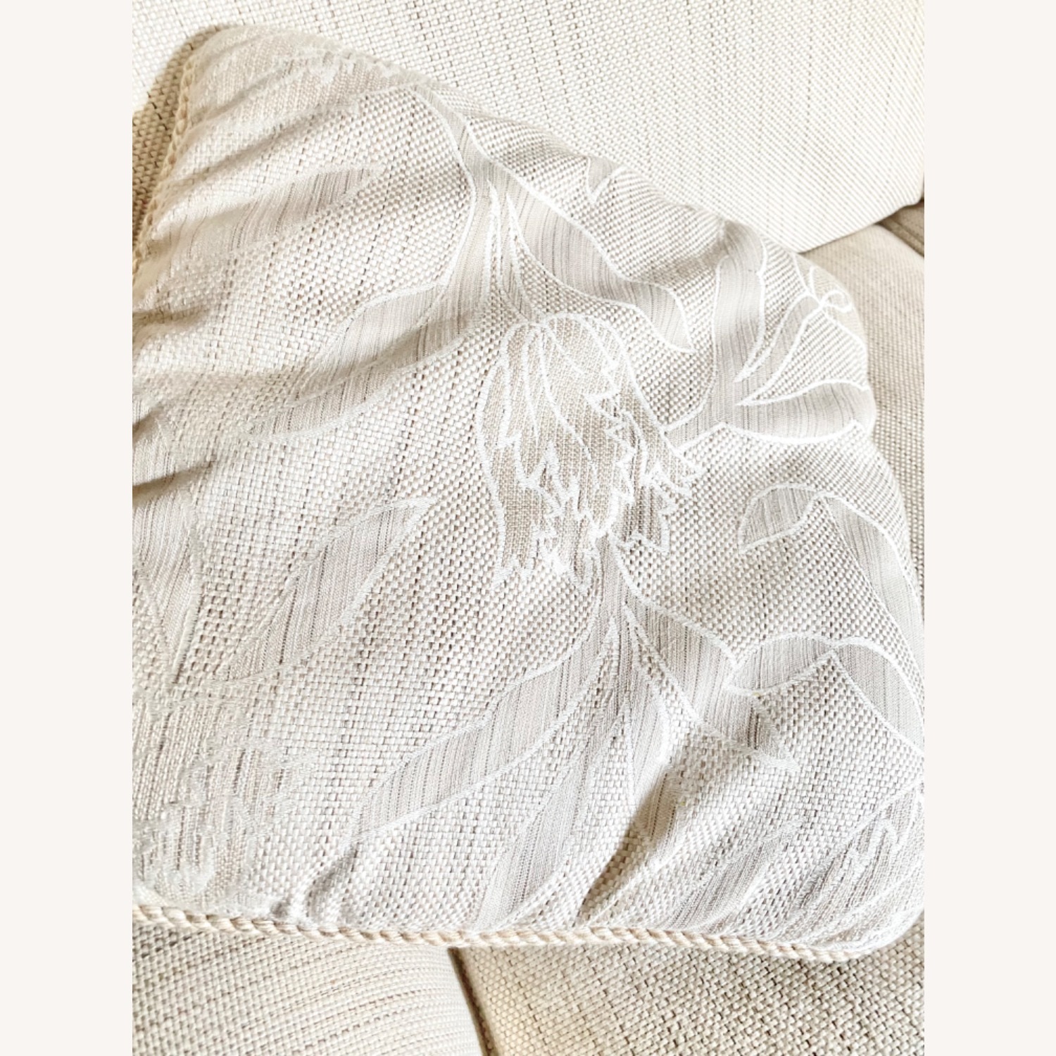 Henredon Custom Folio Crème Sofa – 1986 Vintage - image-4