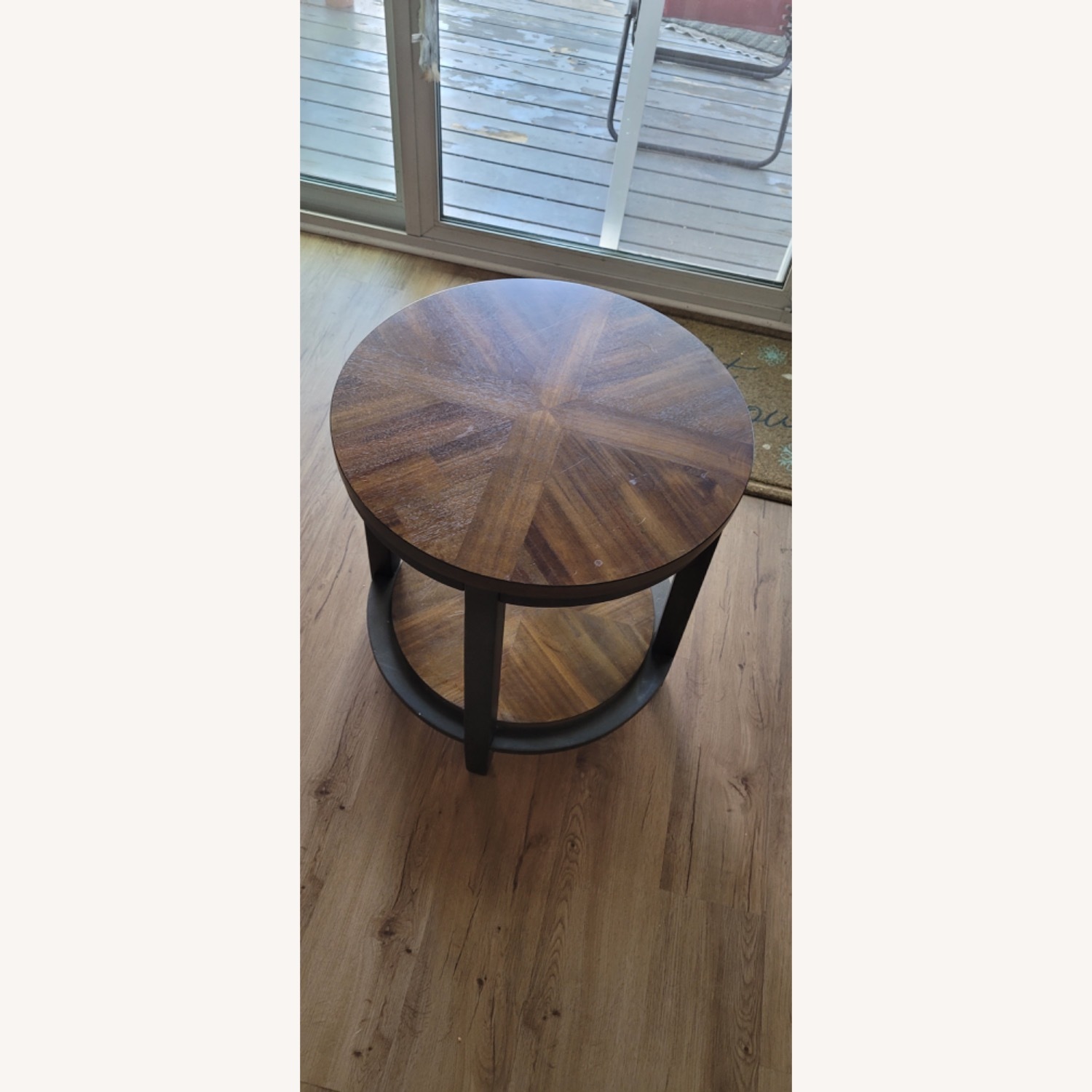 【ラウンドテーブル】Ashley　furniture　アメリカンスタイル Ashley Furniture Brown Round Side Table Set - AptDeco