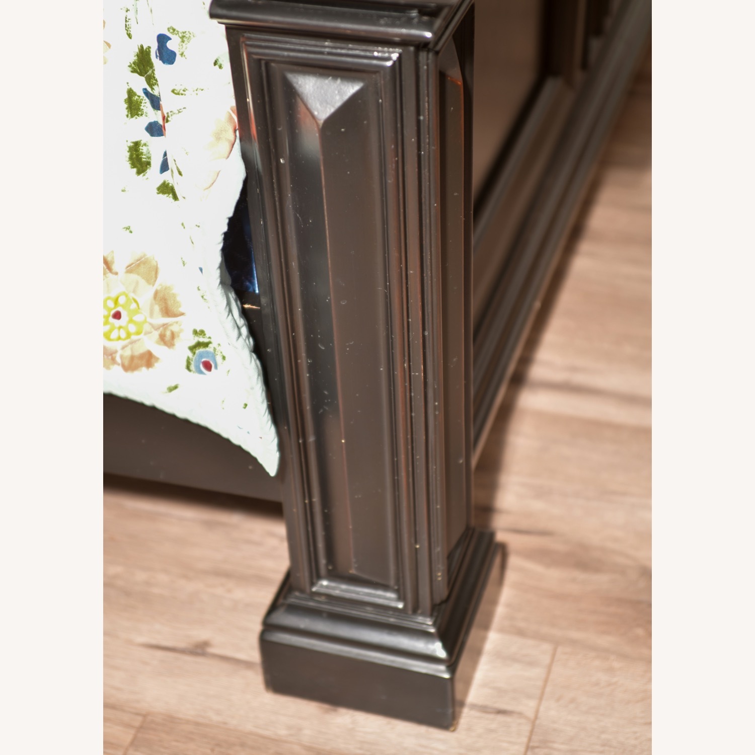 Havertys Vintage Bedframe - image-7