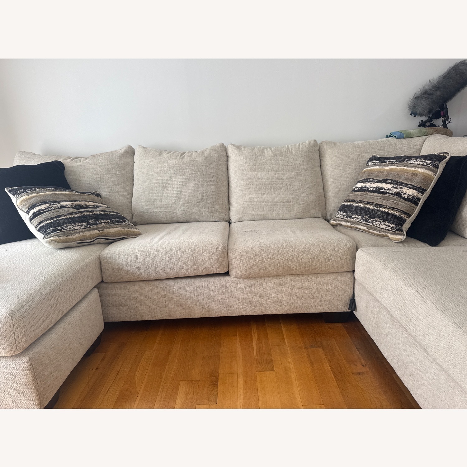 Cambri 2-Piece Sectional with Chaise - image-3