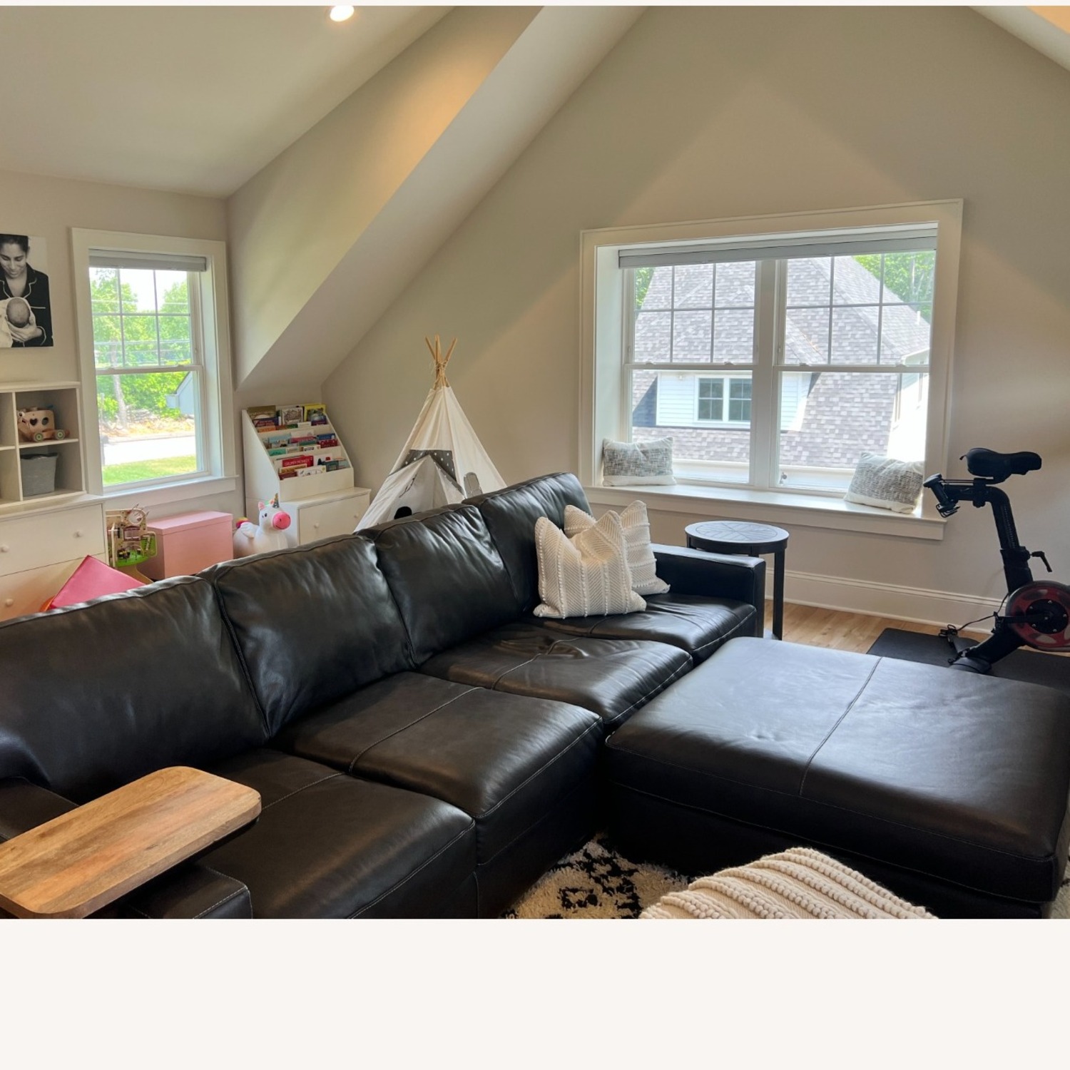 Jordan's Furniture Hartford Leather Sectional - image-2