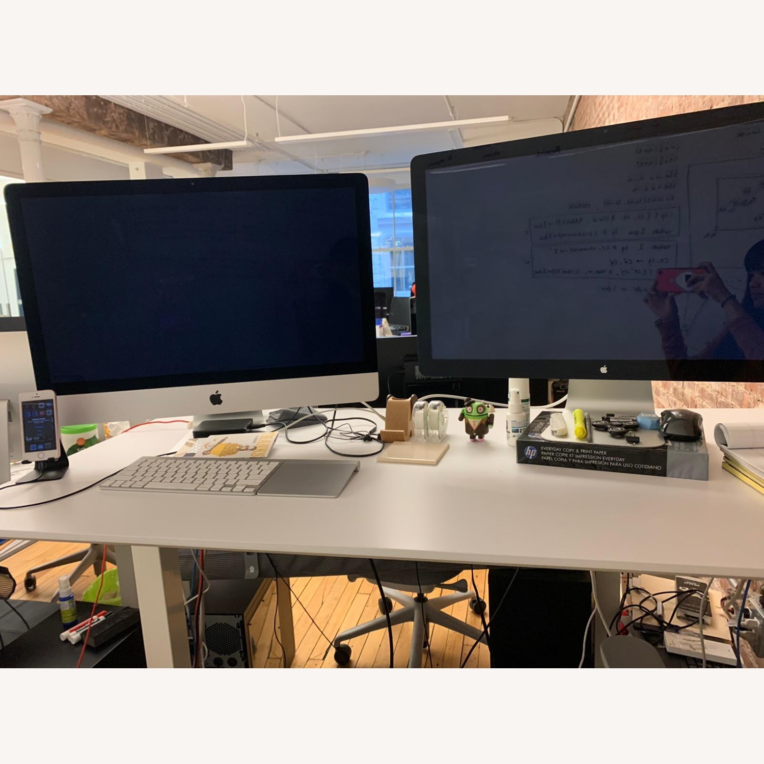 Humanscale Float Table – Height-Adjustable Desk - image-2